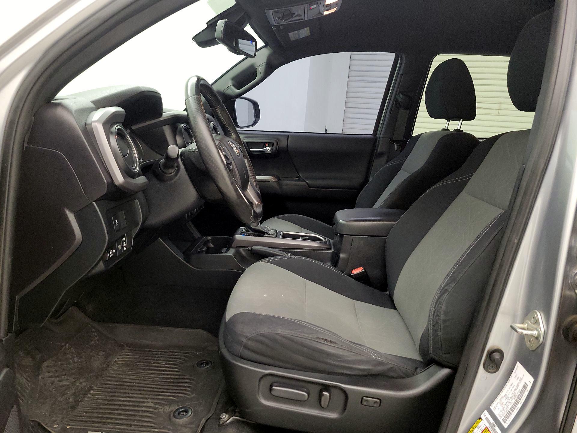 Thumbnail: 2020 Toyota Tacoma - 9