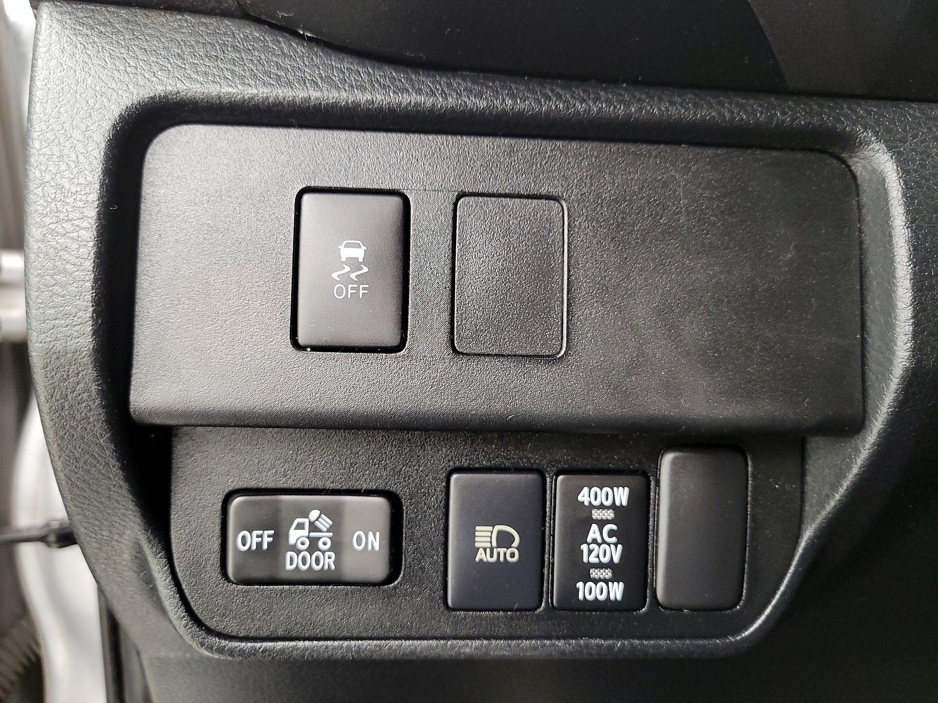 Thumbnail: 2020 Toyota Tacoma - 11