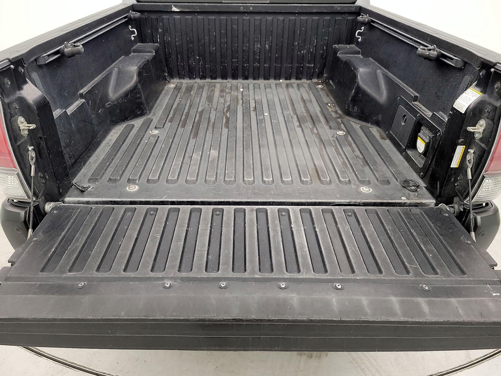 Thumbnail: 2020 Toyota Tacoma - 18