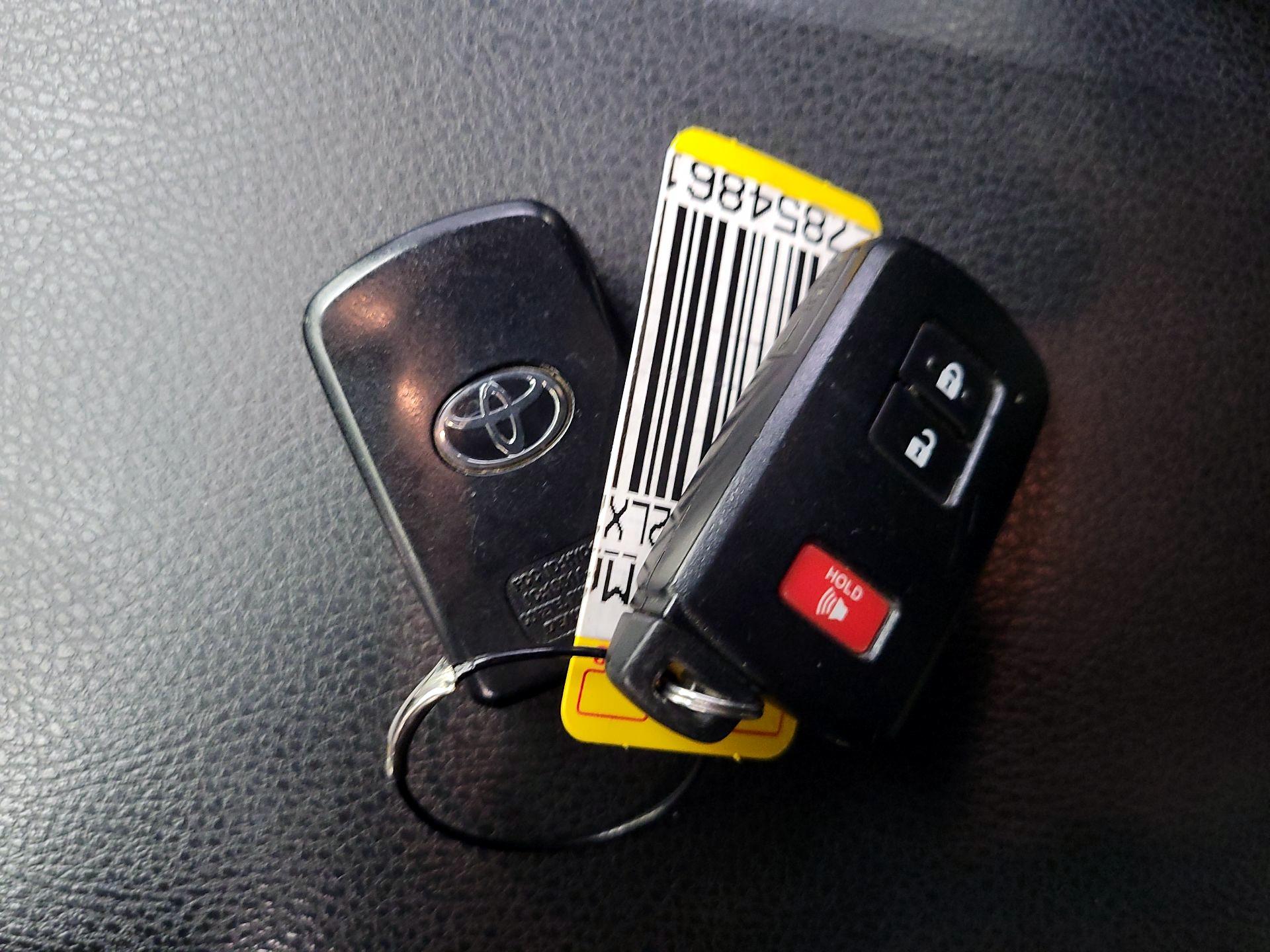 Thumbnail: 2020 Toyota Tacoma - 20