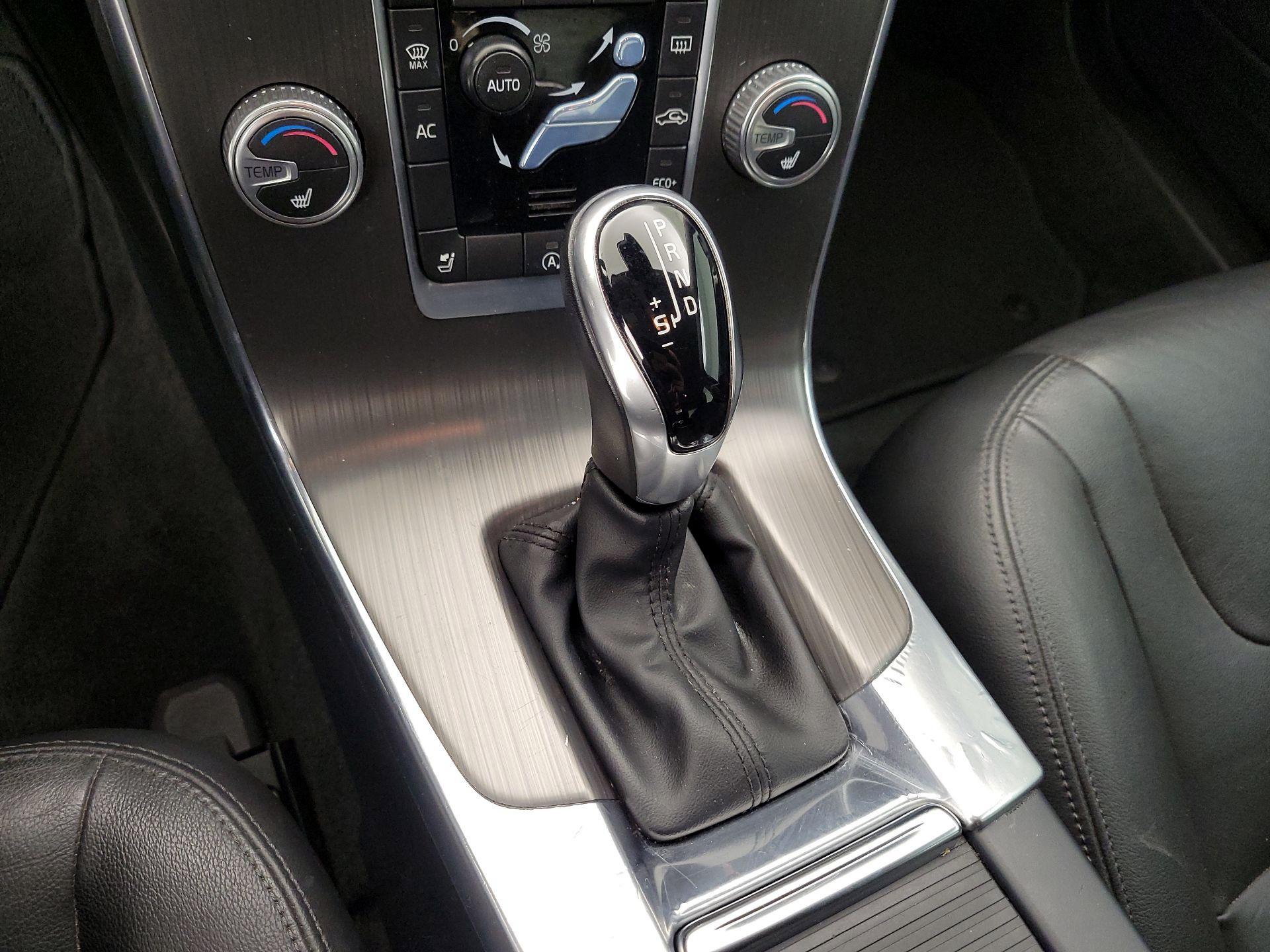 Thumbnail: 2016 Volvo S60 - 15