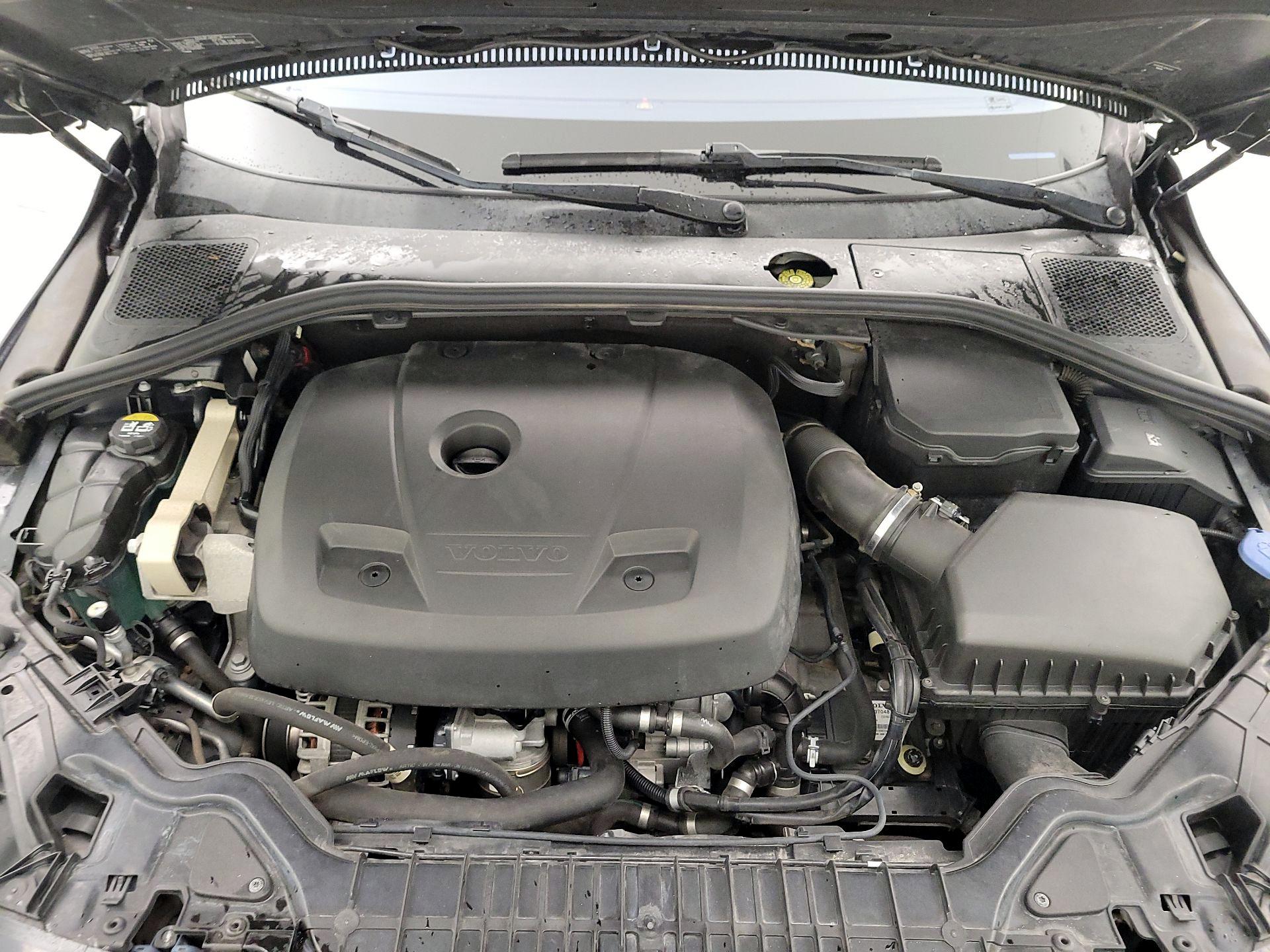 Thumbnail: 2016 Volvo S60 - 17