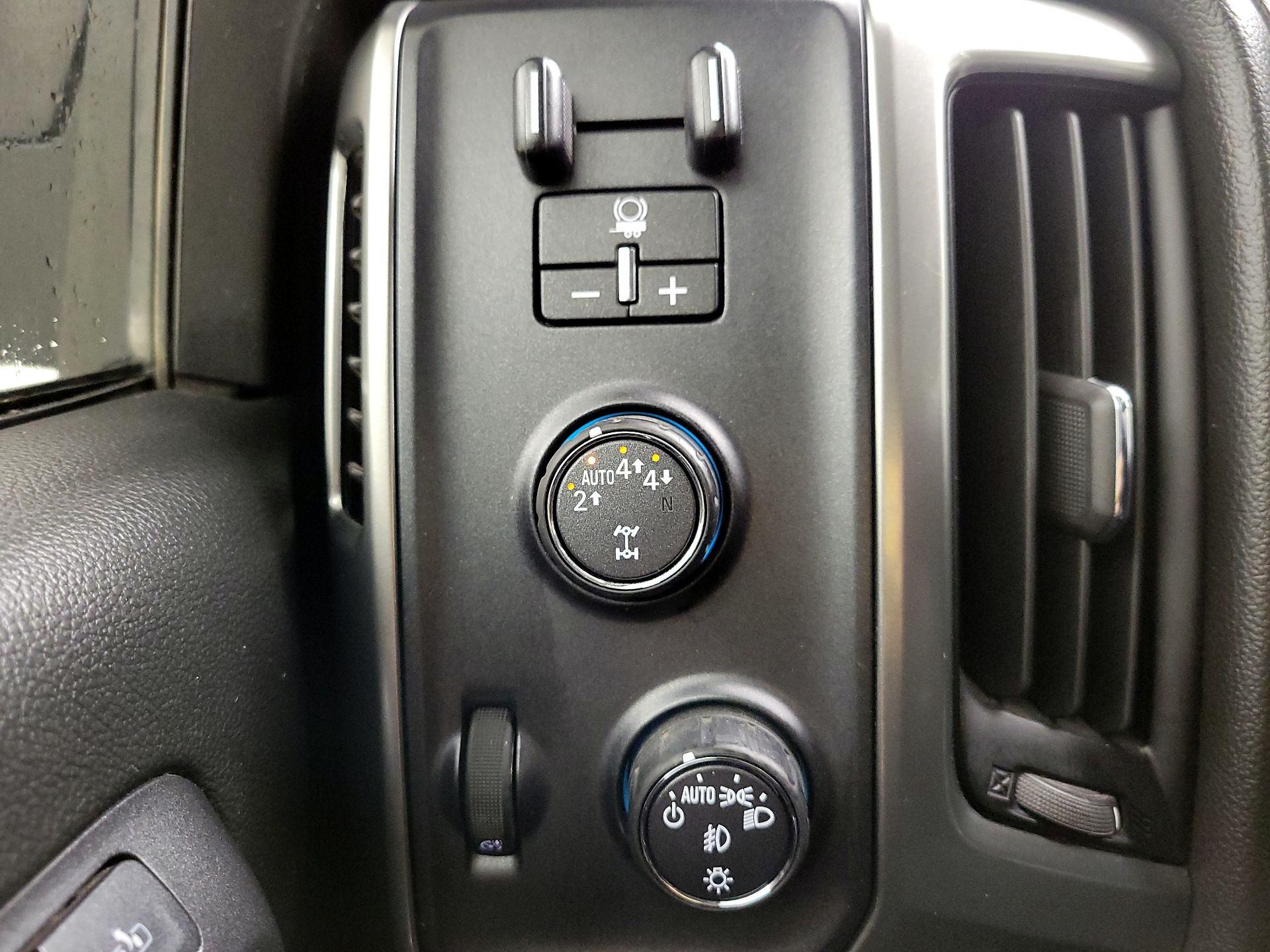 Thumbnail: 2018 Chevrolet Silverado 1500 - 13