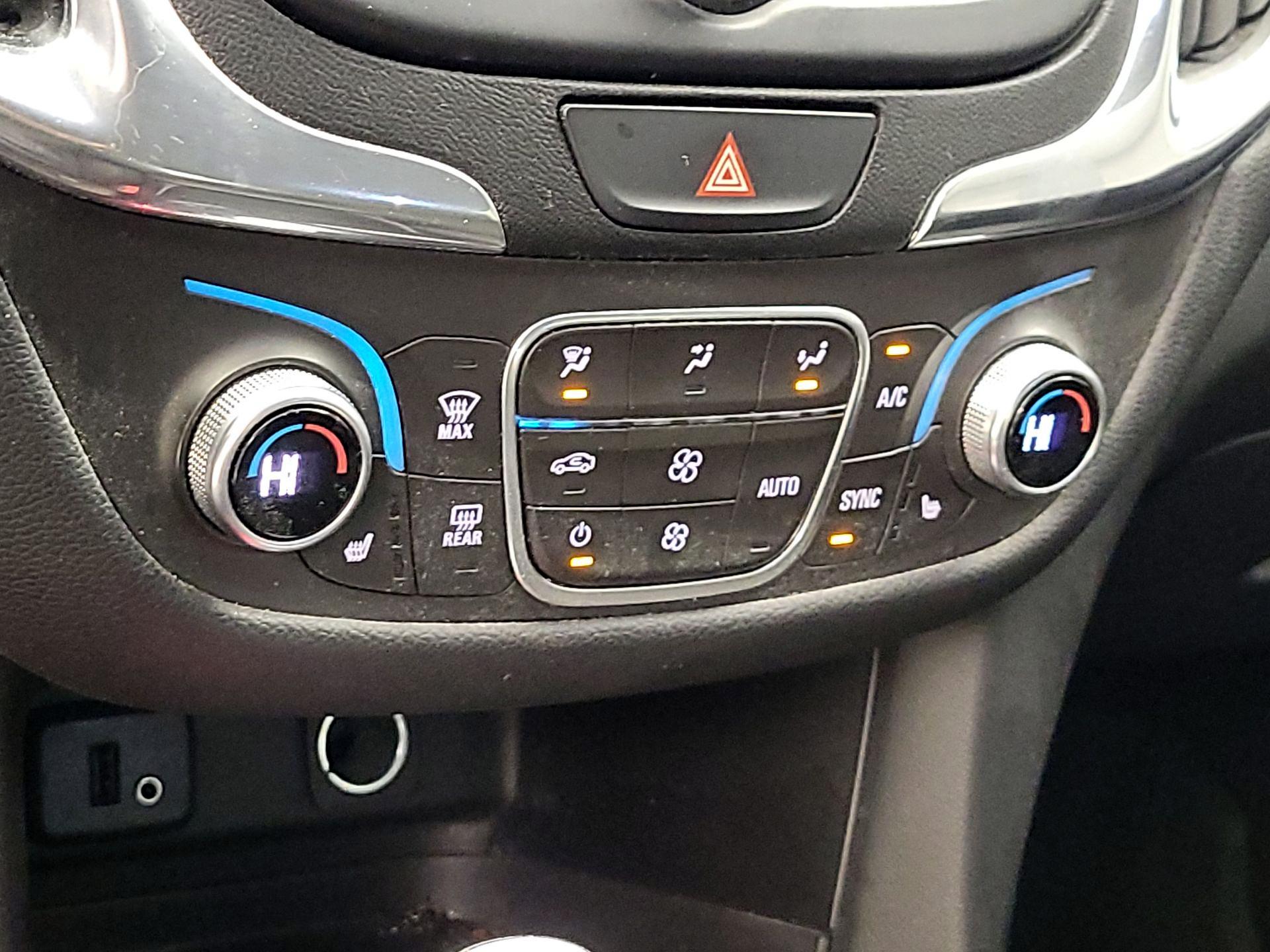 Thumbnail: 2018 Chevrolet Equinox - 16