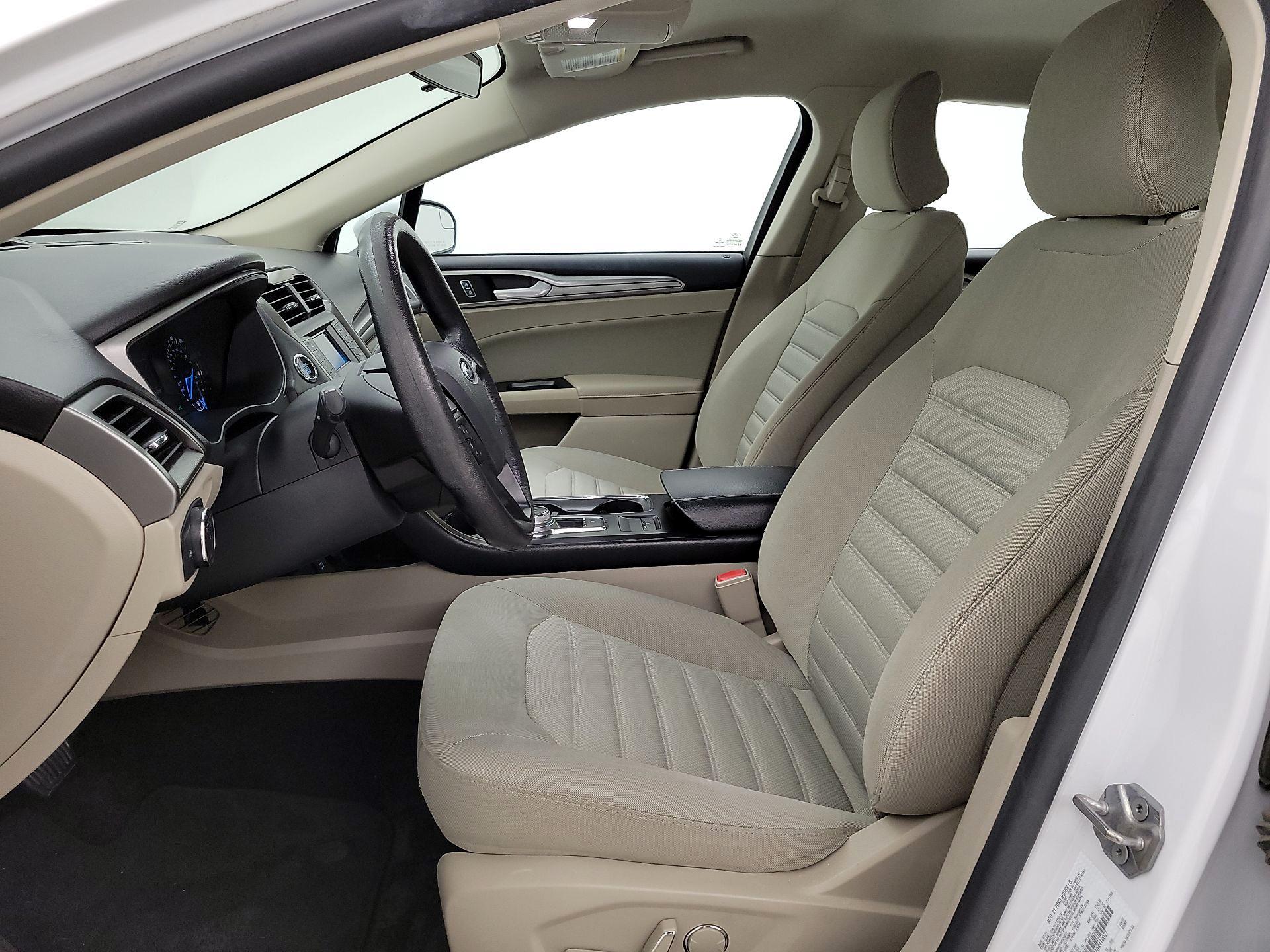 Thumbnail: 2017 Ford Fusion - 11