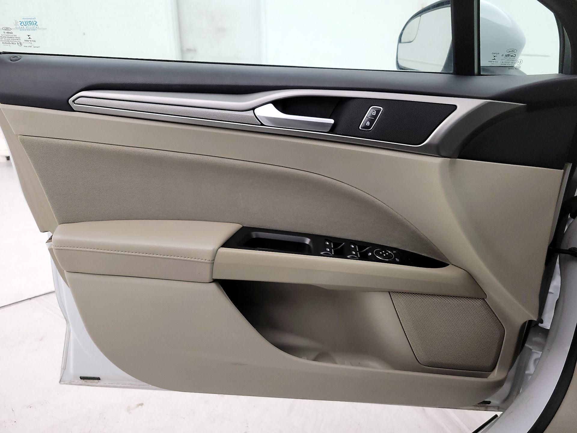 Thumbnail: 2017 Ford Fusion - 12