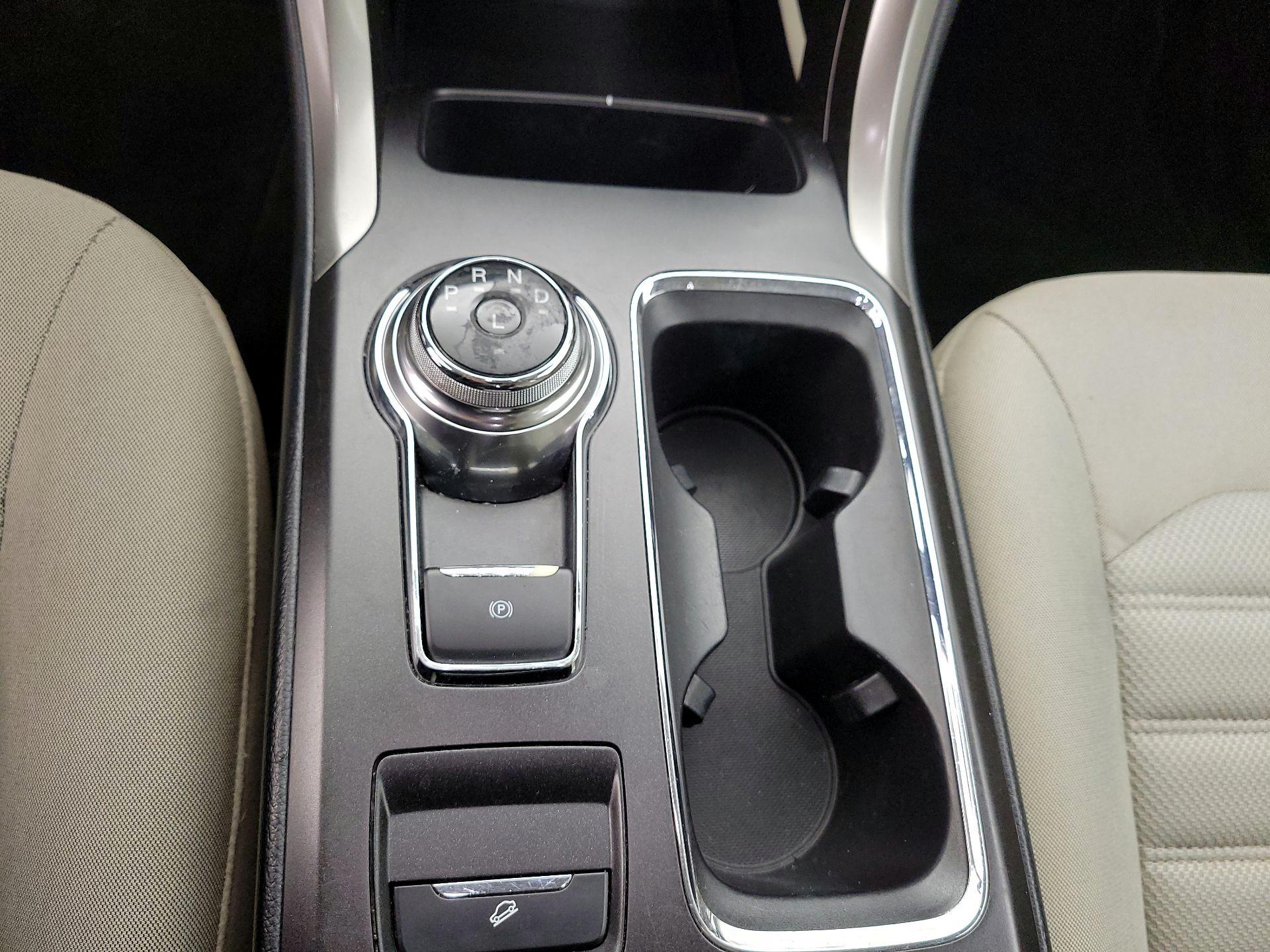 Thumbnail: 2017 Ford Fusion - 17