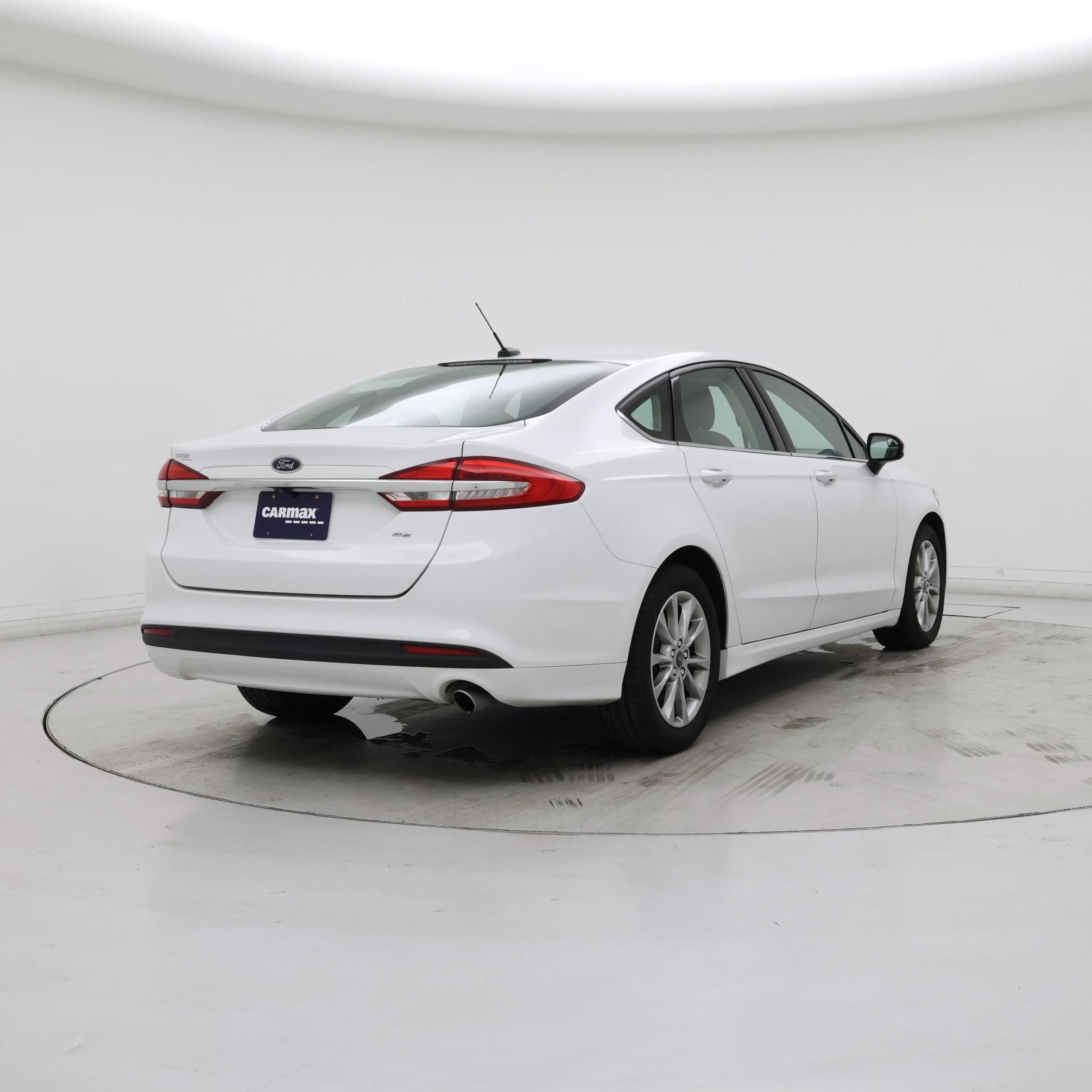 Thumbnail: 2017 Ford Fusion - 8