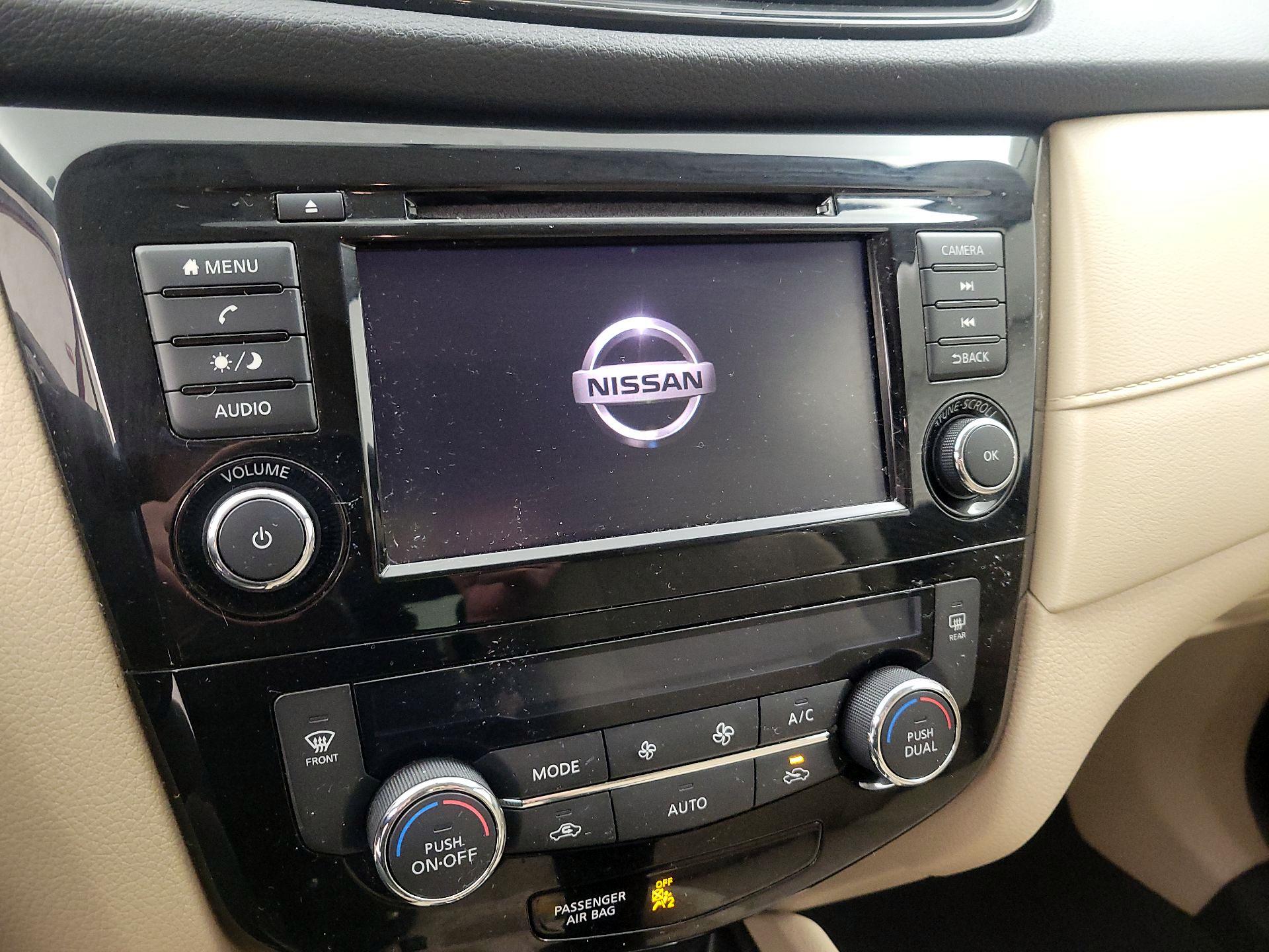 Thumbnail: 2018 Nissan Rogue - 13