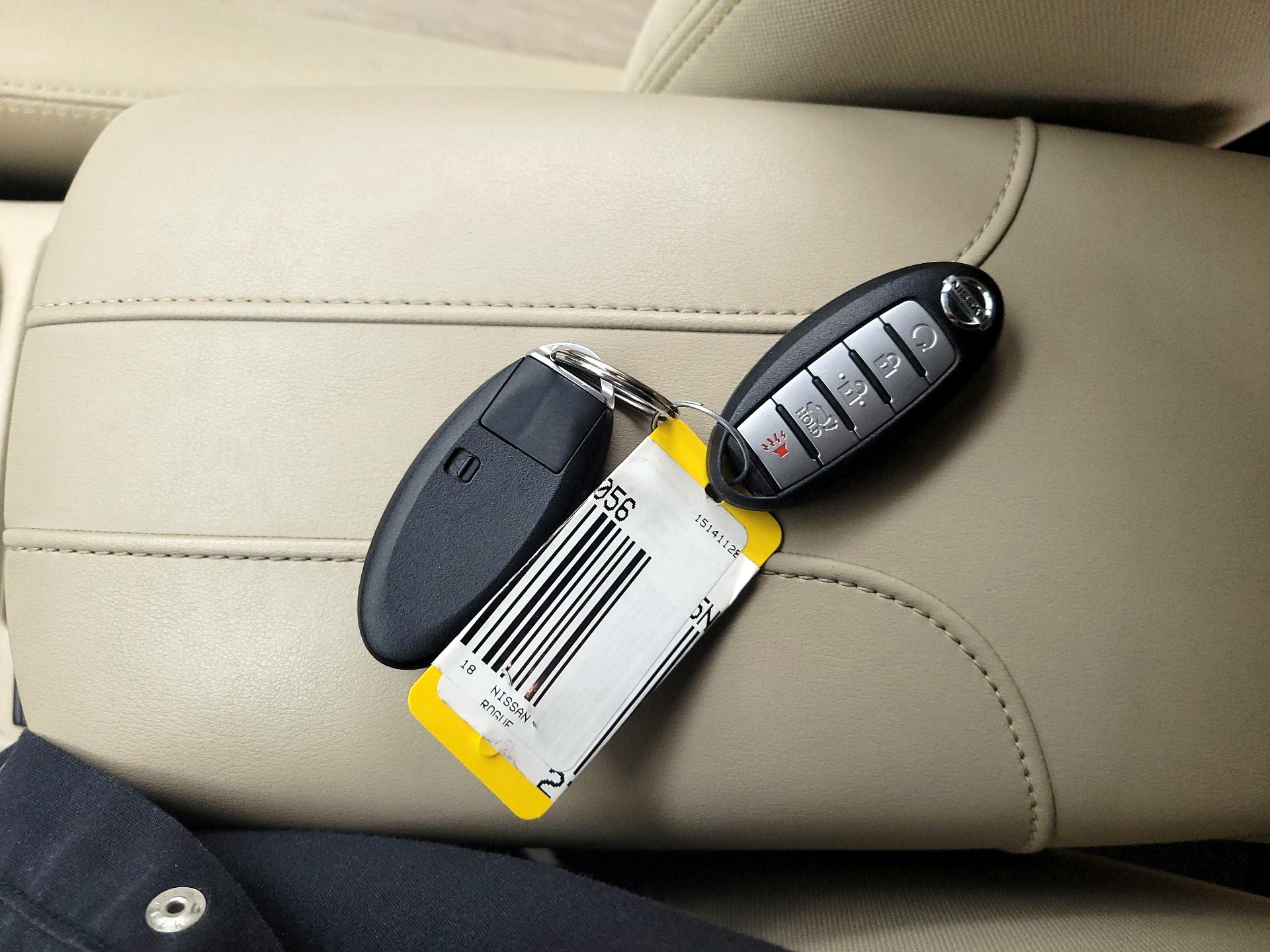 Thumbnail: 2018 Nissan Rogue - 18