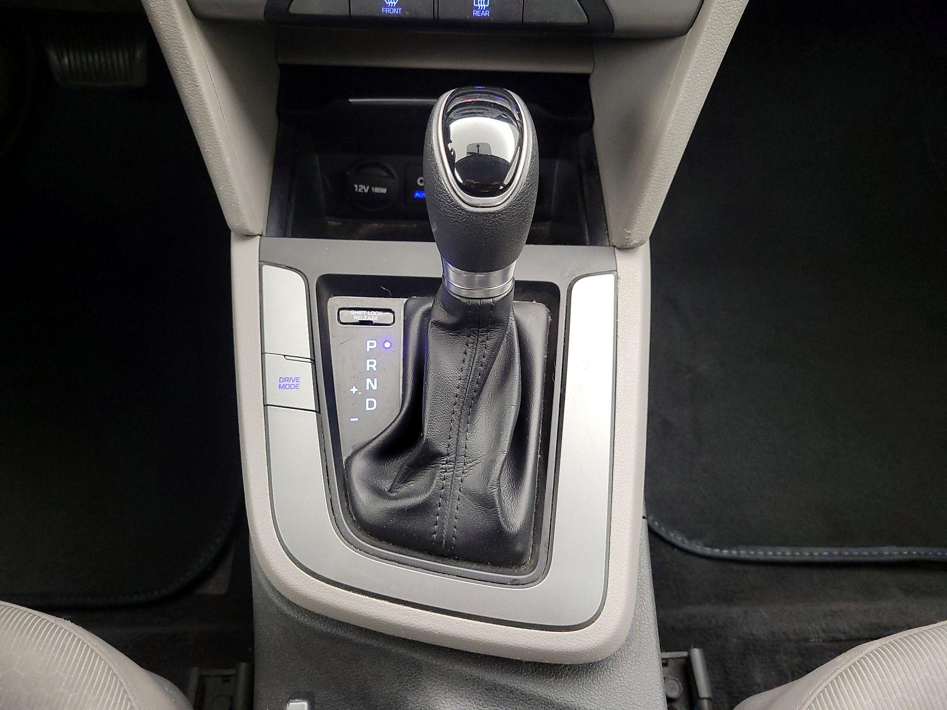 Thumbnail: 2017 Hyundai Elantra - 16