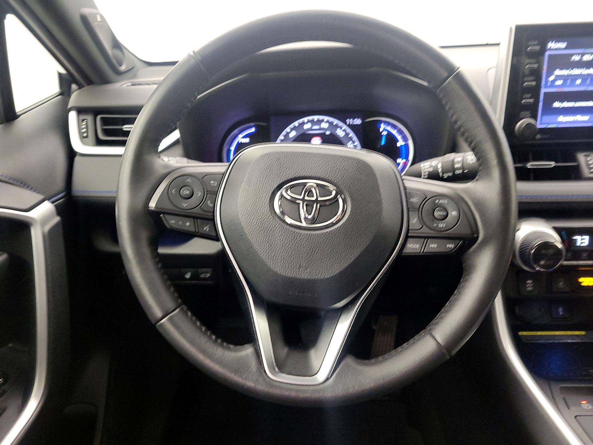 Thumbnail: 2021 Toyota RAV4 - 10