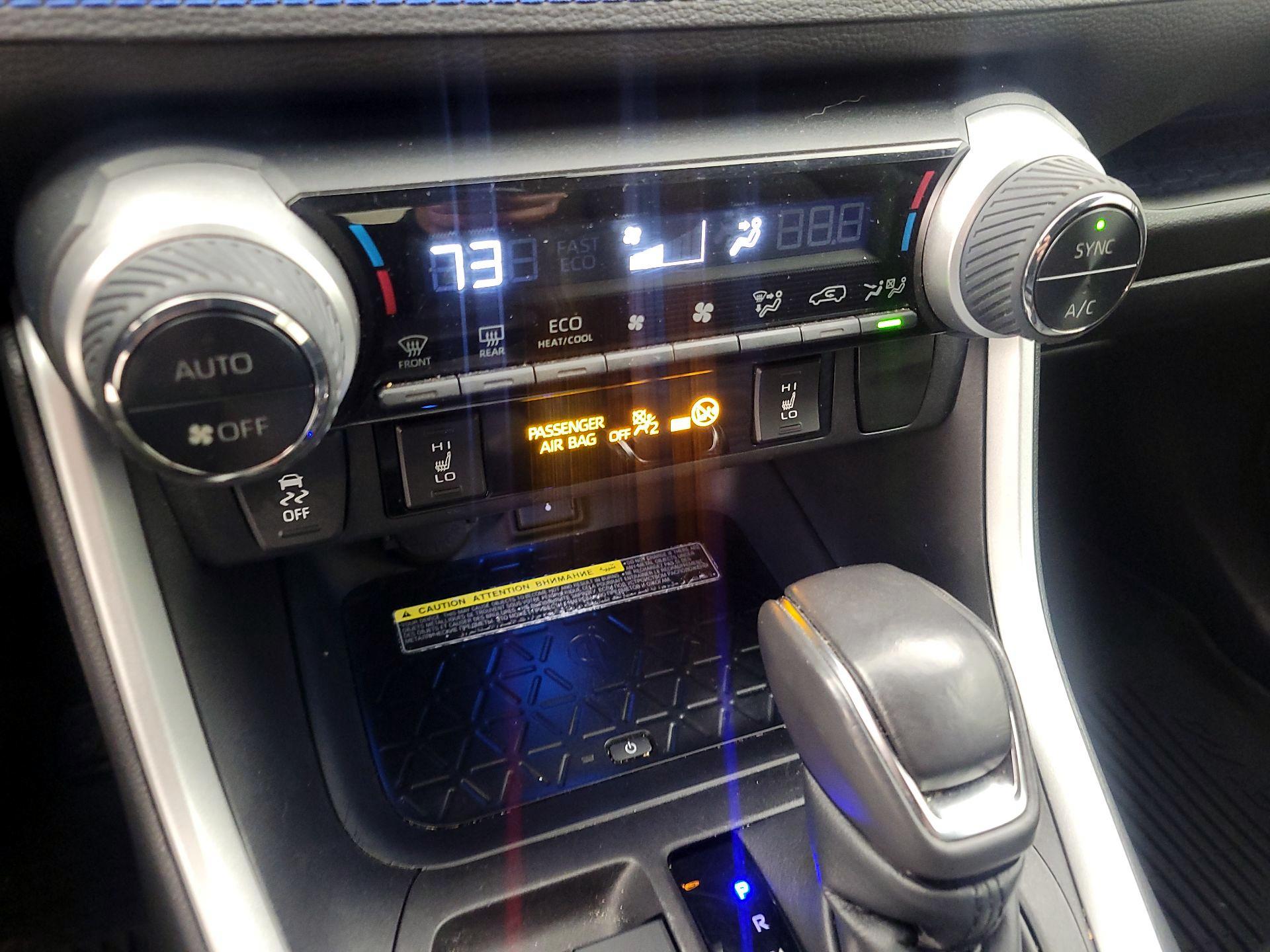 Thumbnail: 2021 Toyota RAV4 - 14