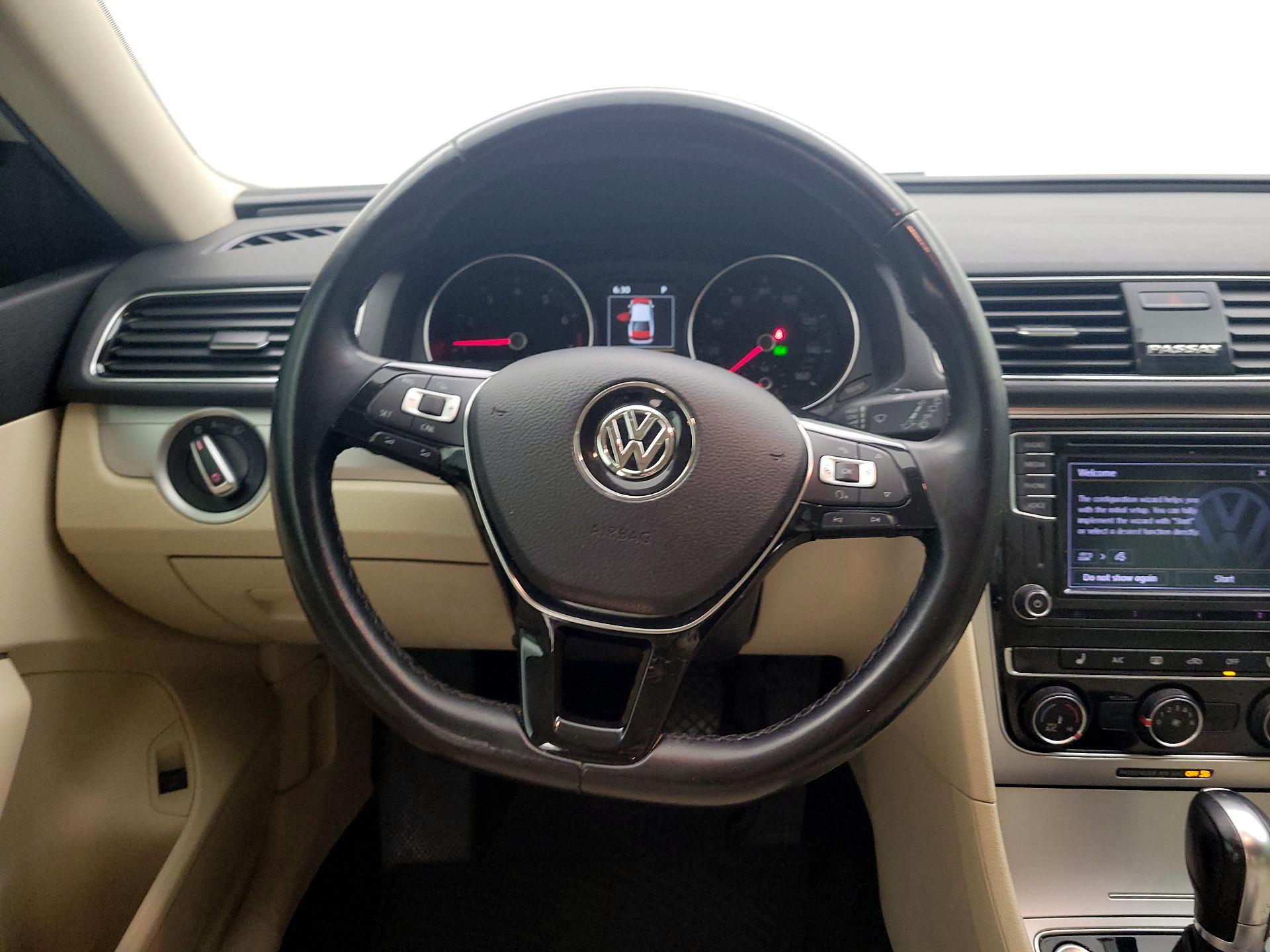 Thumbnail: 2019 Volkswagen Passat - 10
