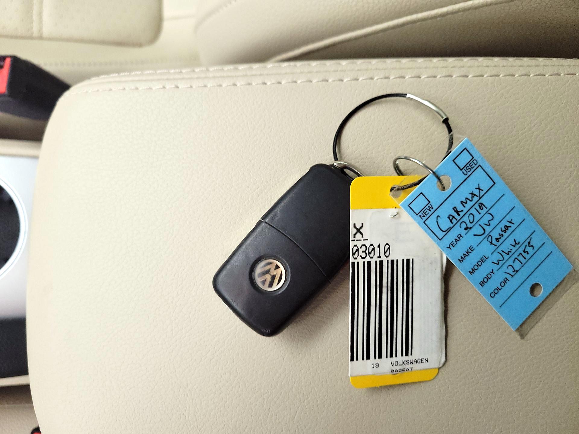 Thumbnail: 2019 Volkswagen Passat - 18