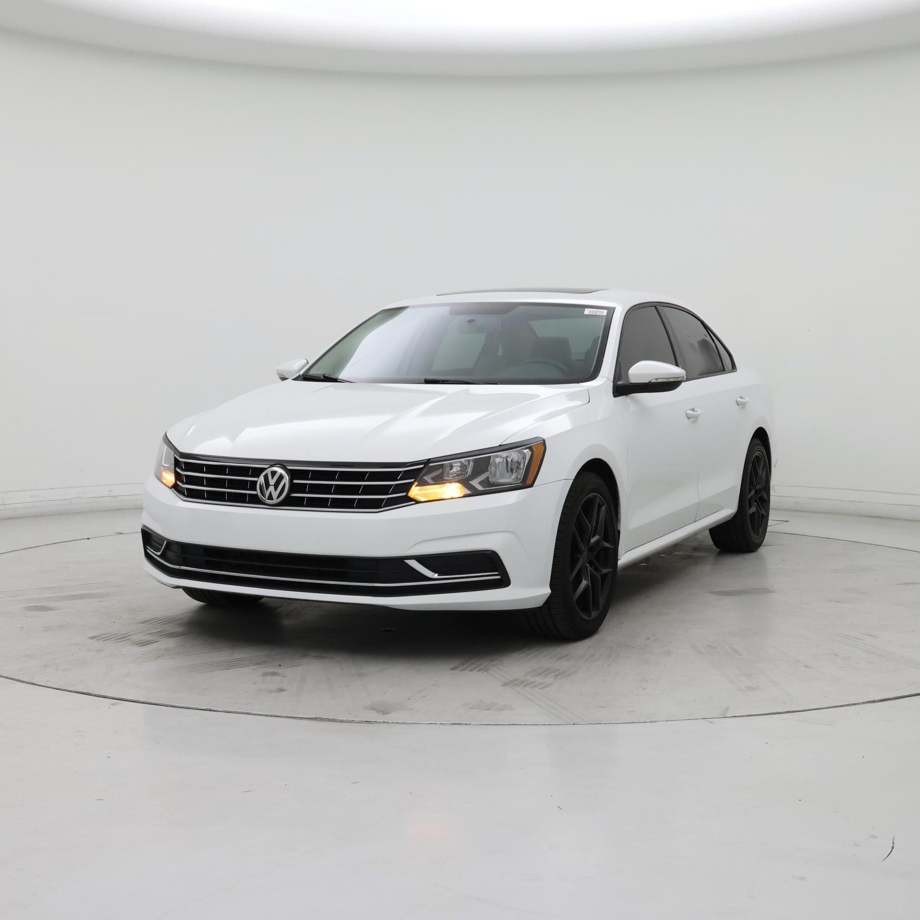 Thumbnail: 2019 Volkswagen Passat - 4