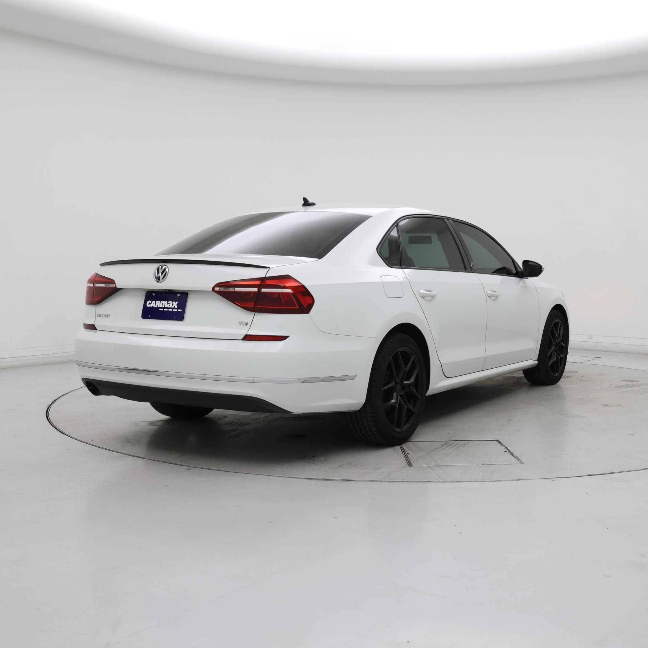 Thumbnail: 2019 Volkswagen Passat - 8