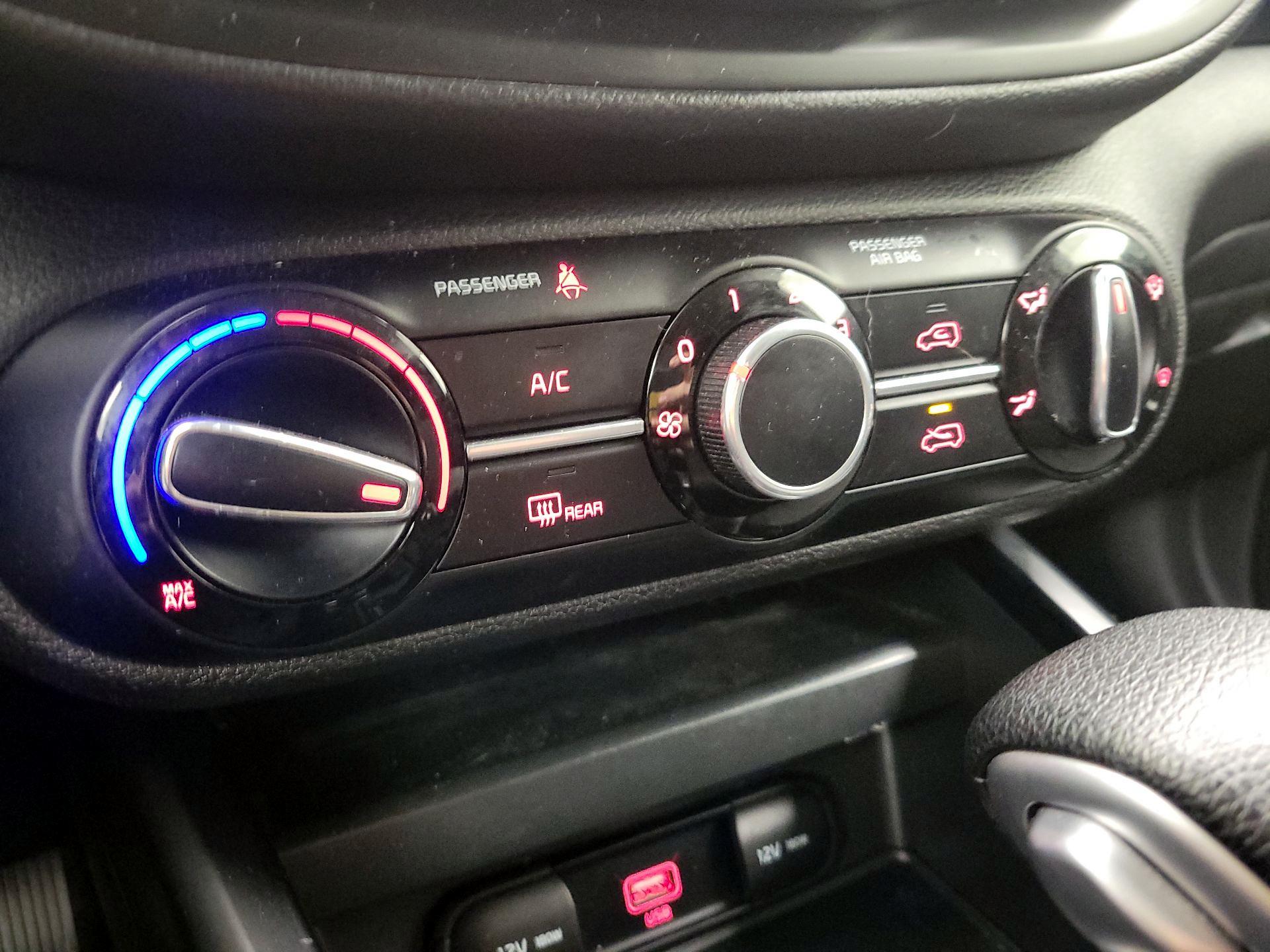 Thumbnail: 2020 Kia Soul - 15