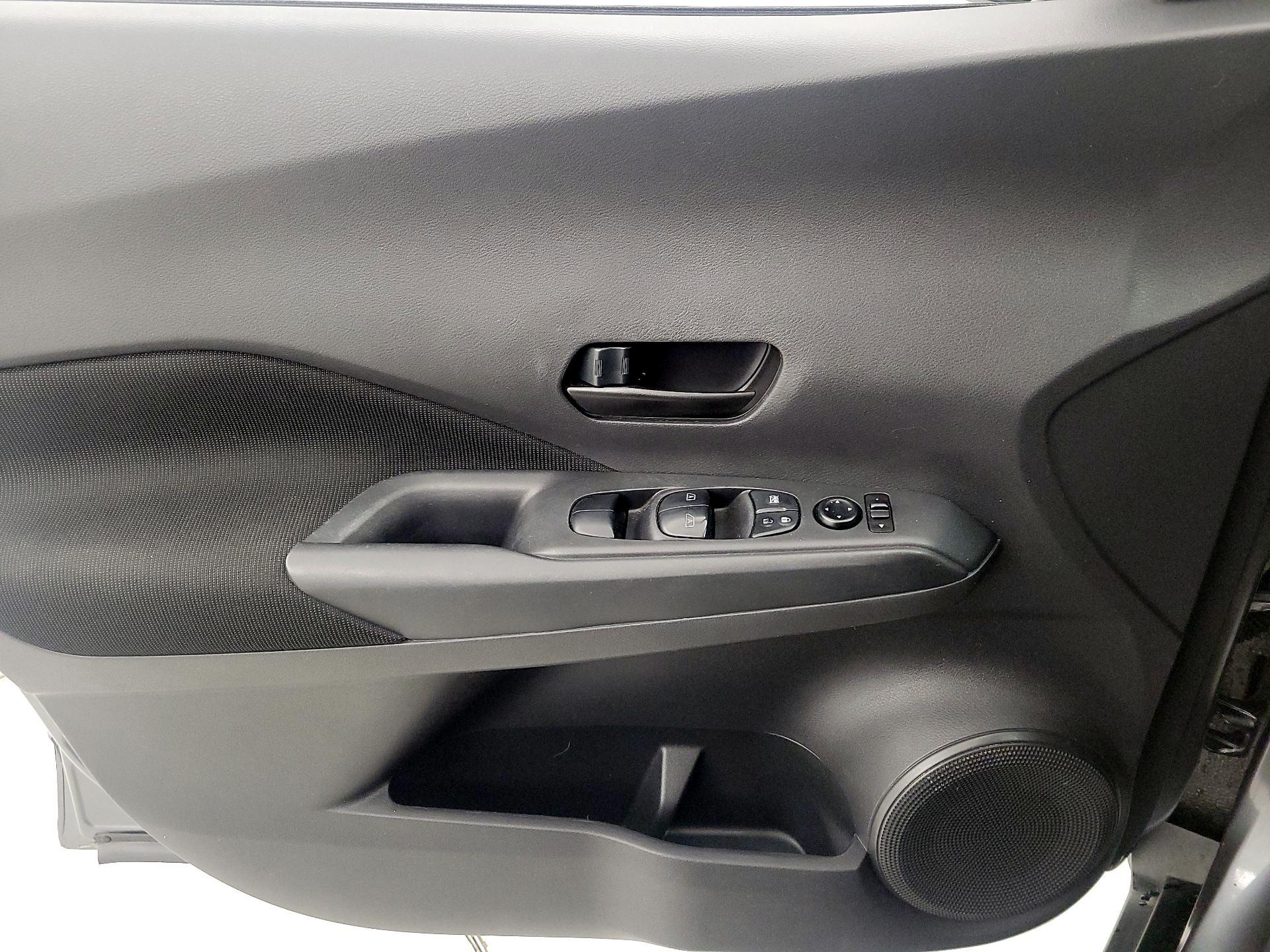 Thumbnail: 2022 Nissan Kicks - 12