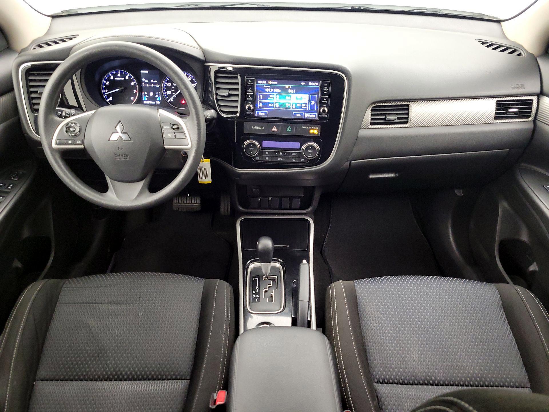 Thumbnail: 2018 Mitsubishi Outlander - 9