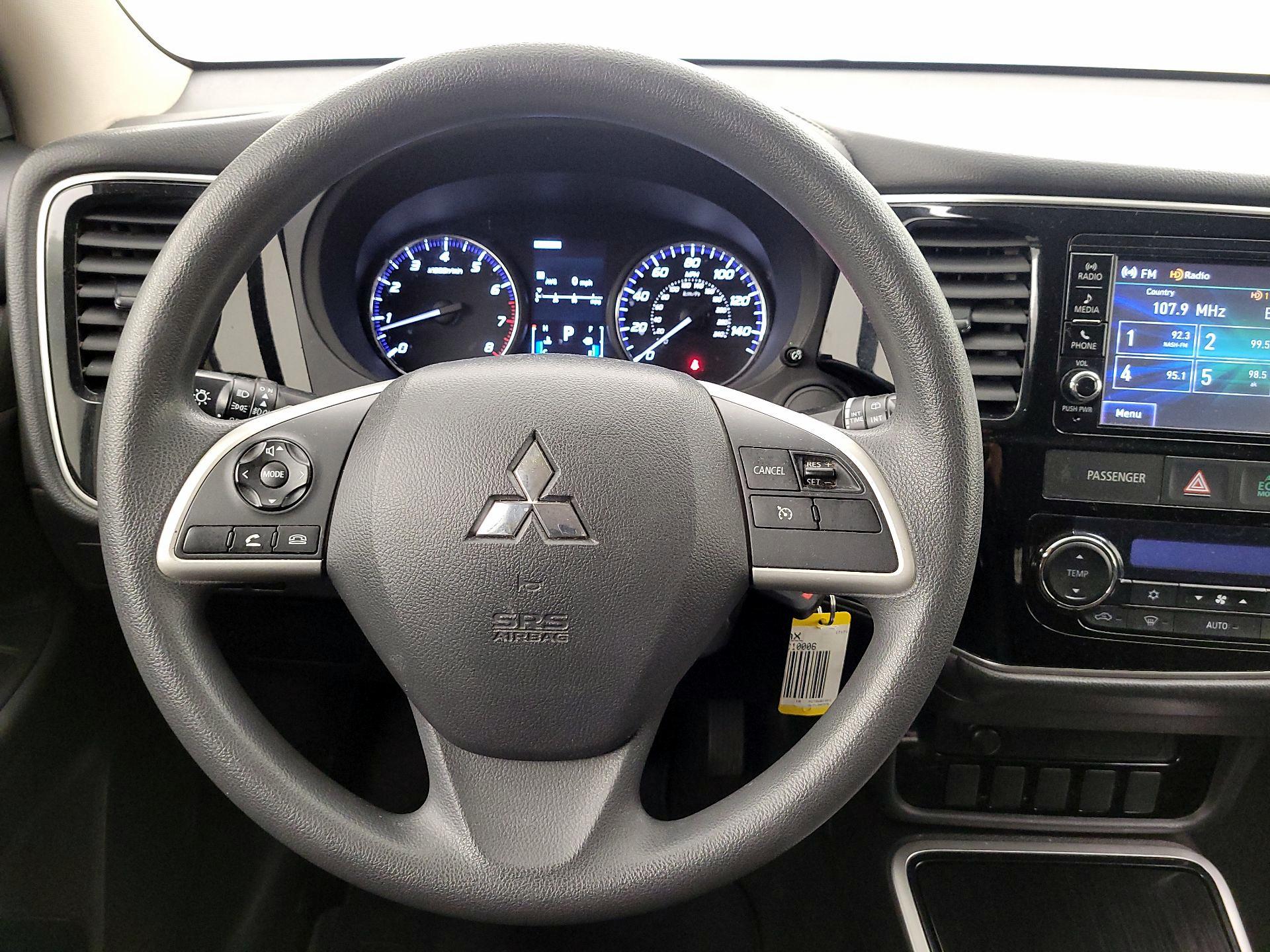 Thumbnail: 2018 Mitsubishi Outlander - 10