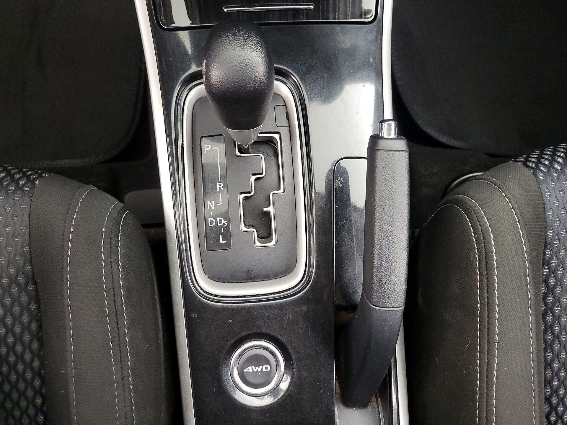 Thumbnail: 2018 Mitsubishi Outlander - 17