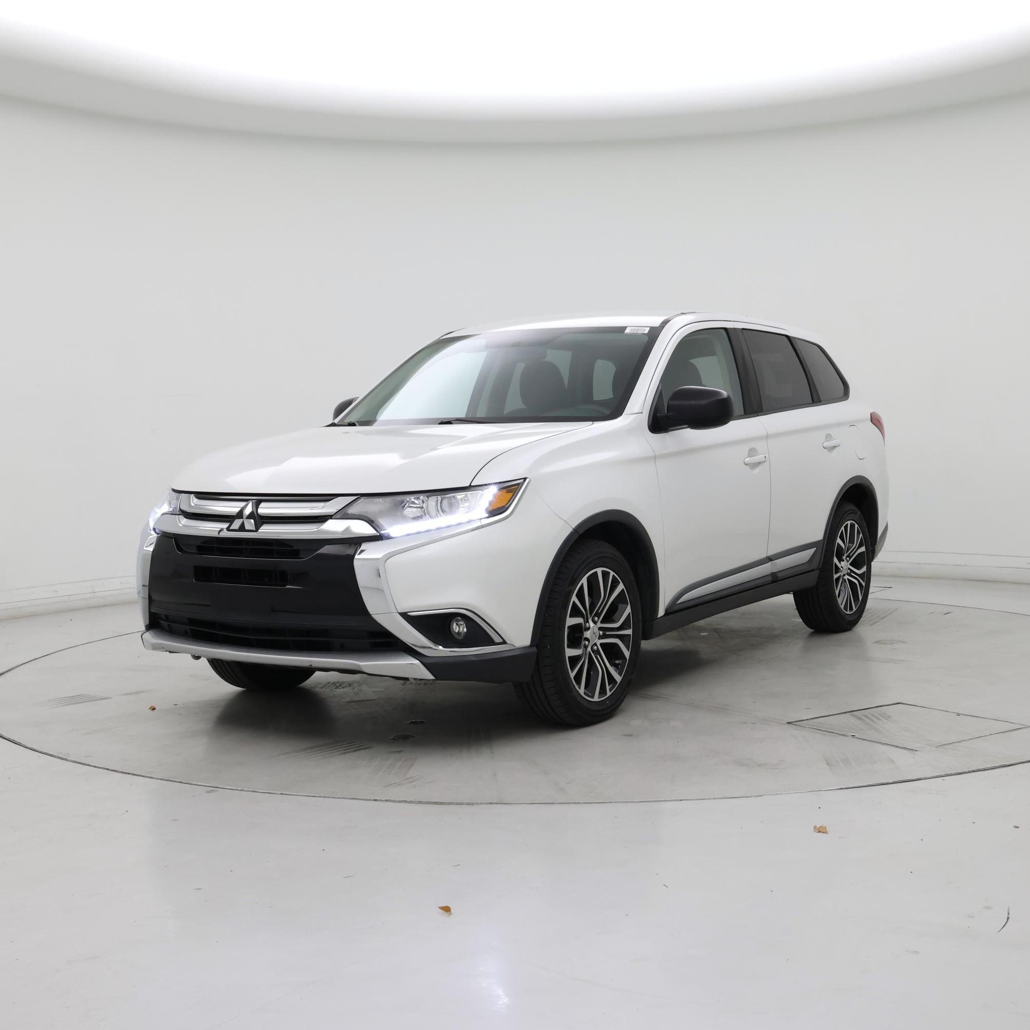 Thumbnail: 2018 Mitsubishi Outlander - 4