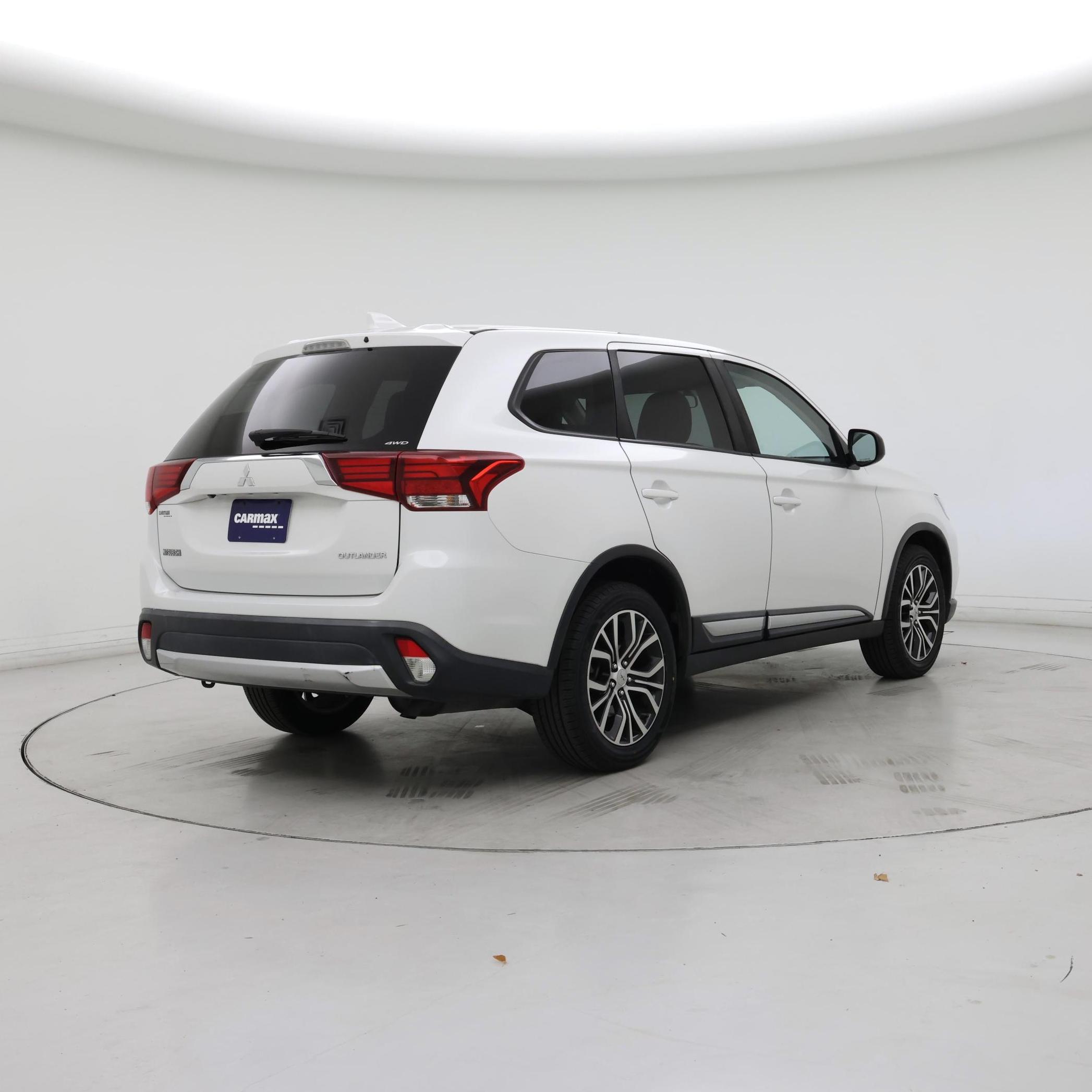 Thumbnail: 2018 Mitsubishi Outlander - 8