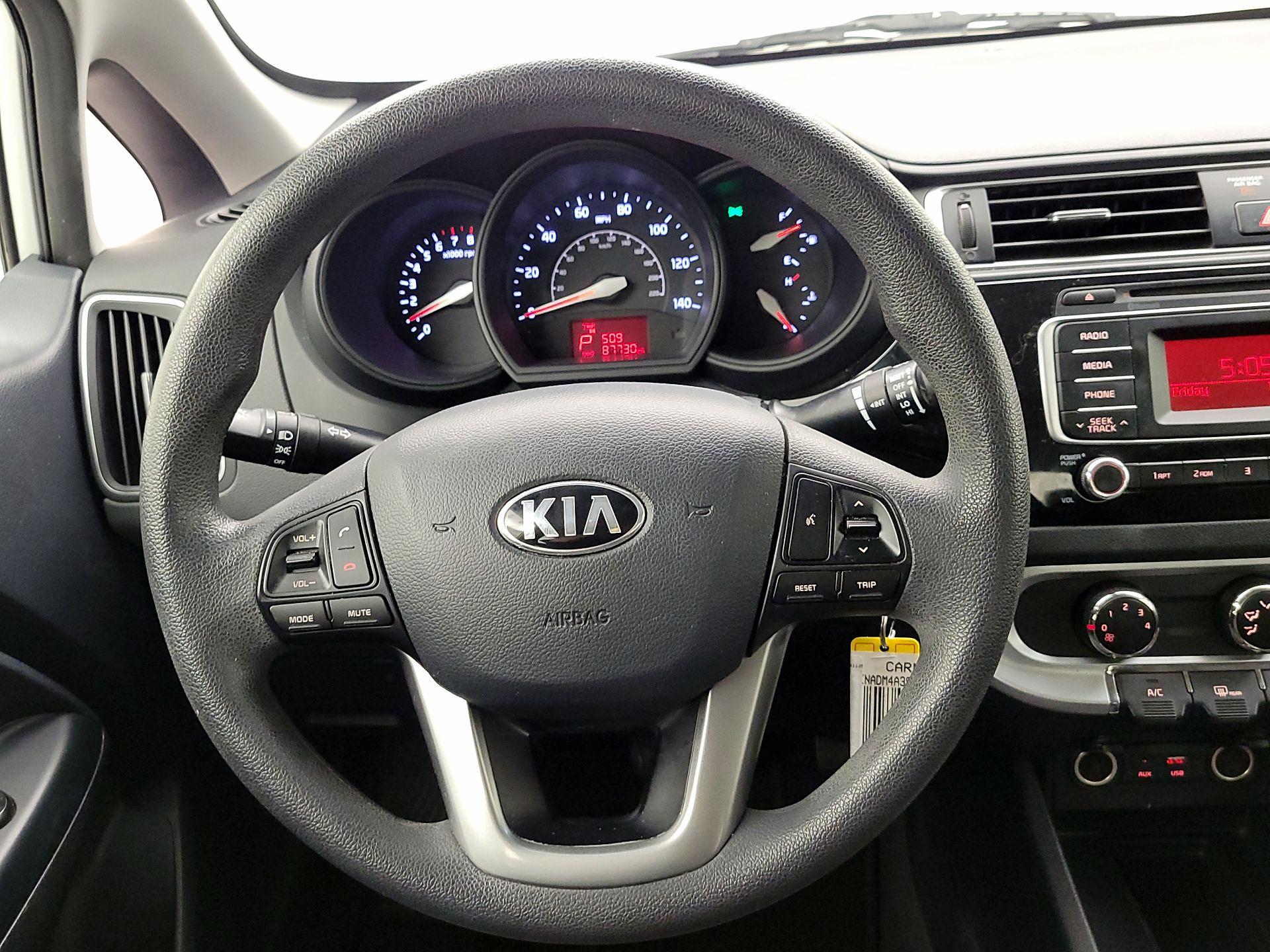 Thumbnail: 2016 Kia Rio - 10