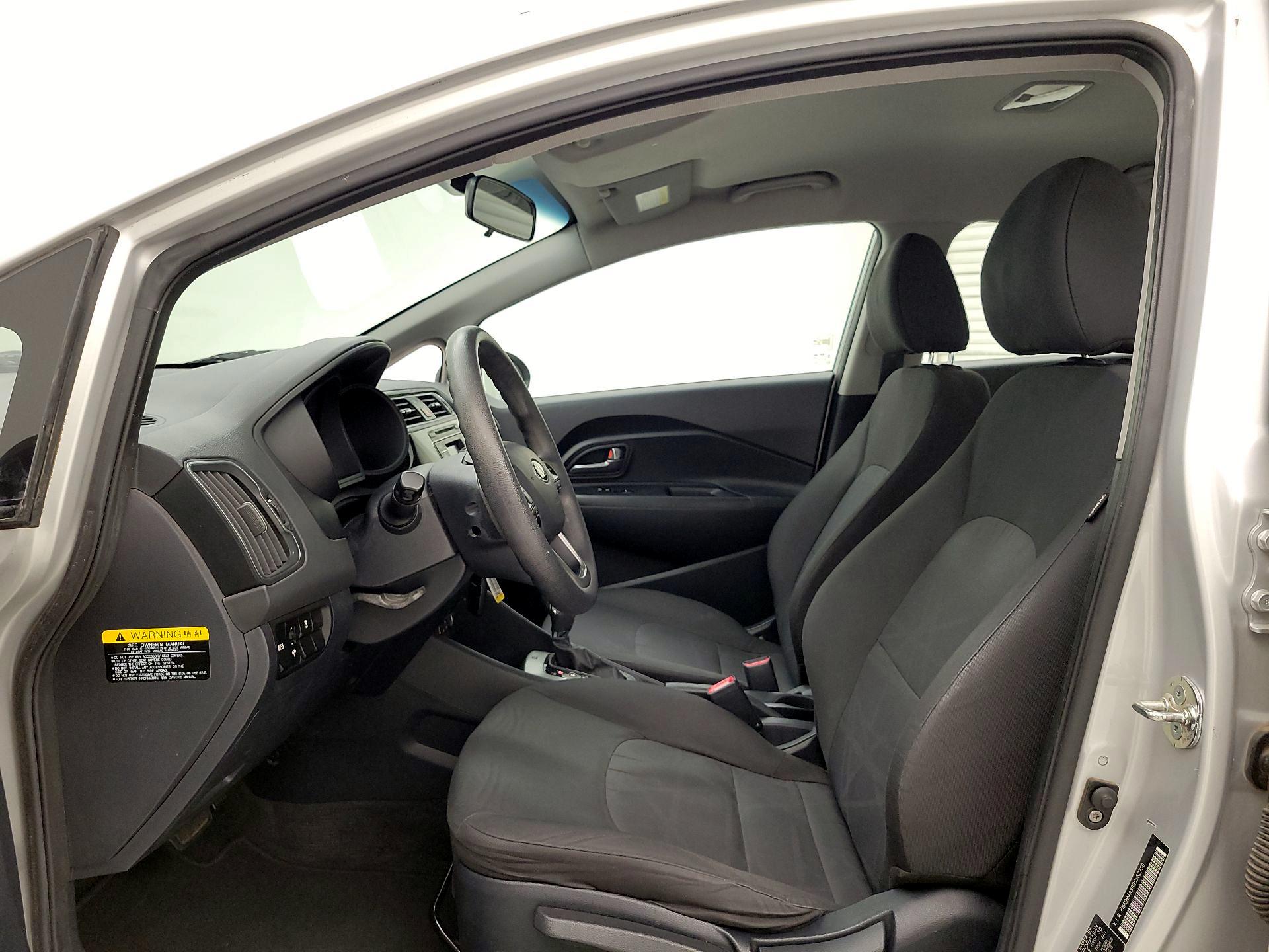 Thumbnail: 2016 Kia Rio - 11