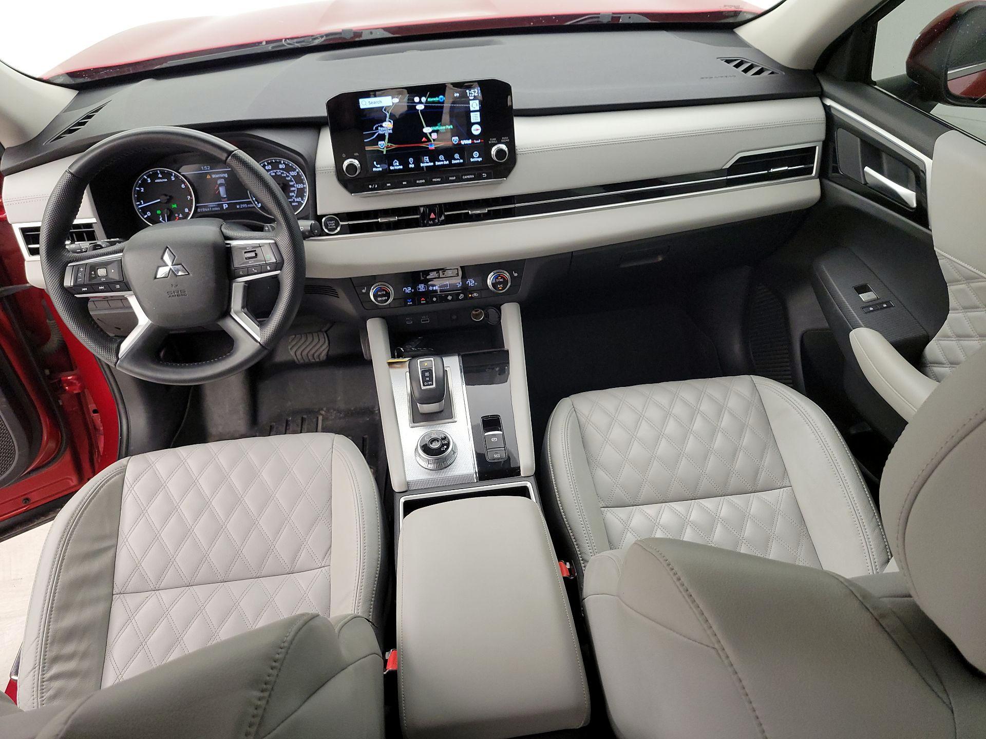 Thumbnail: 2022 Mitsubishi Outlander - 9