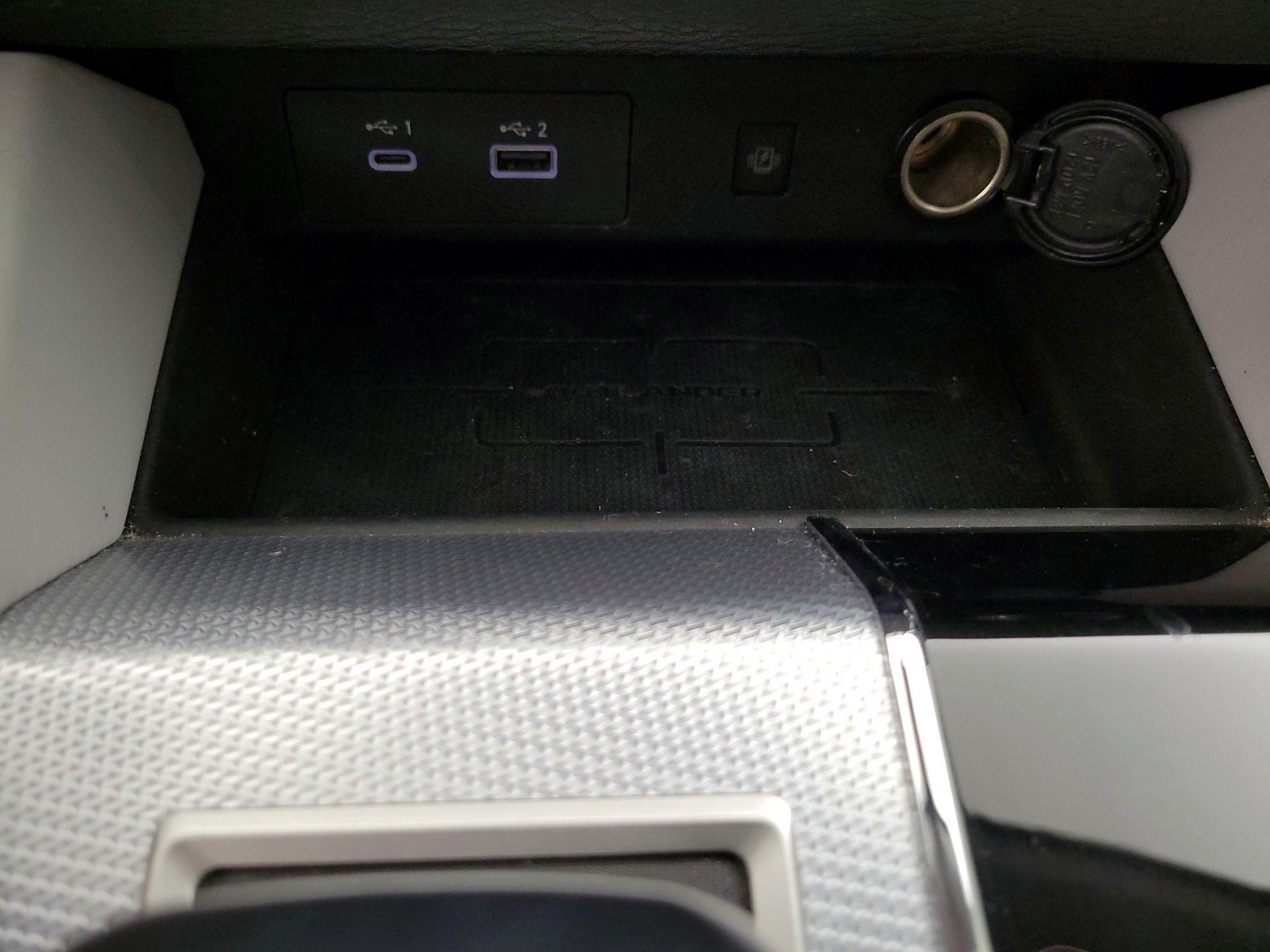 Thumbnail: 2022 Mitsubishi Outlander - 19