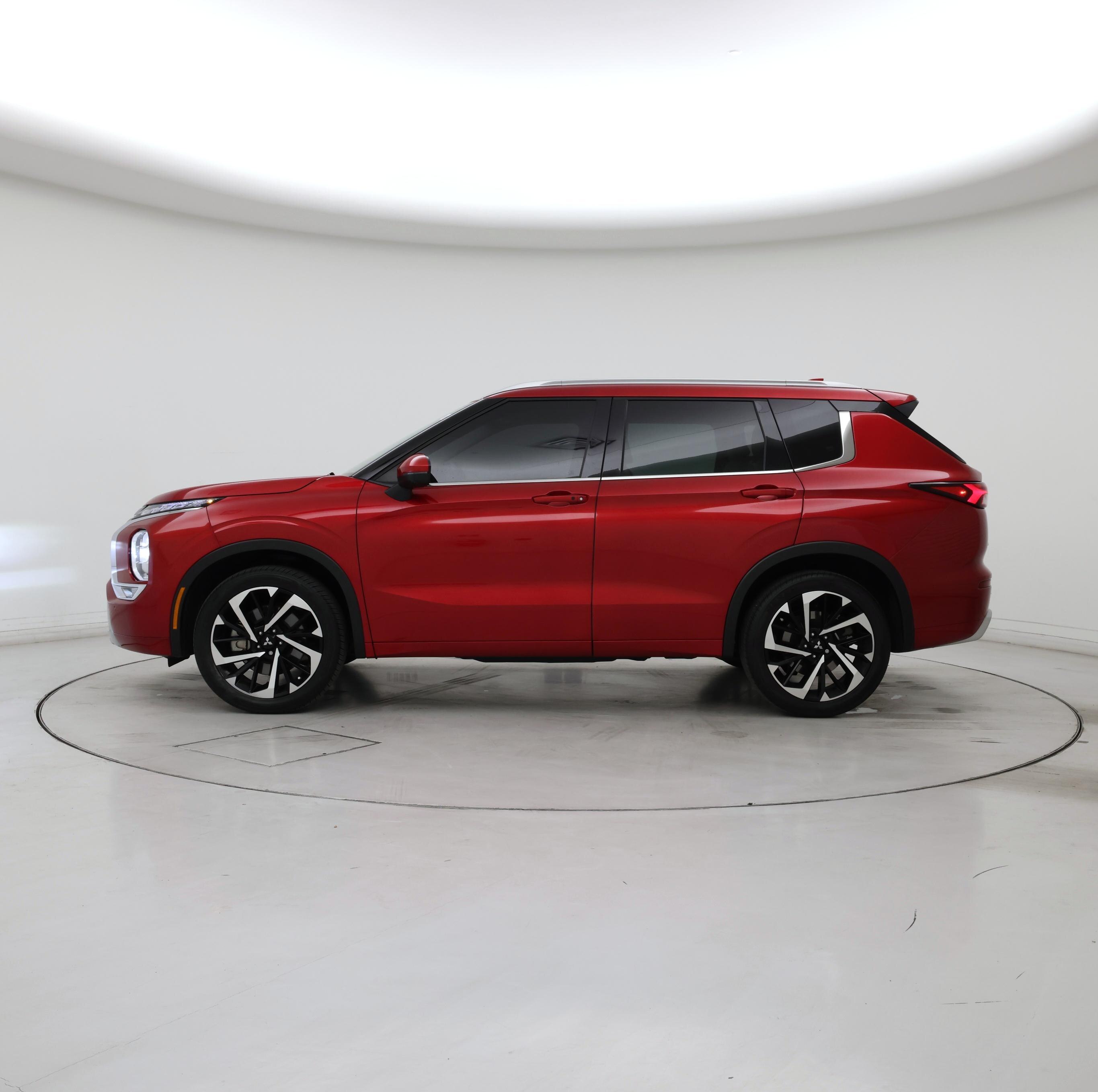 Thumbnail: 2022 Mitsubishi Outlander - 3