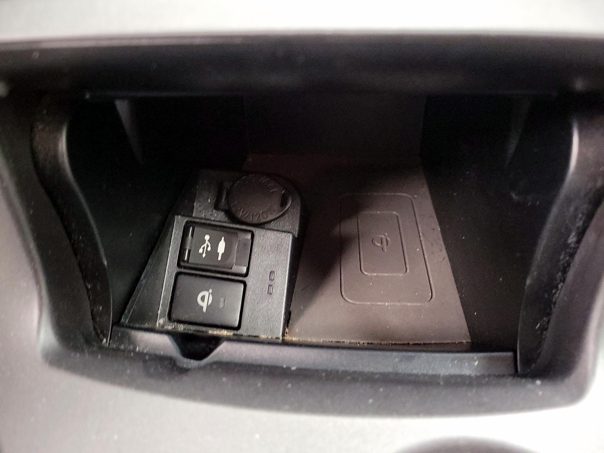 Thumbnail: 2017 Toyota Camry - 18