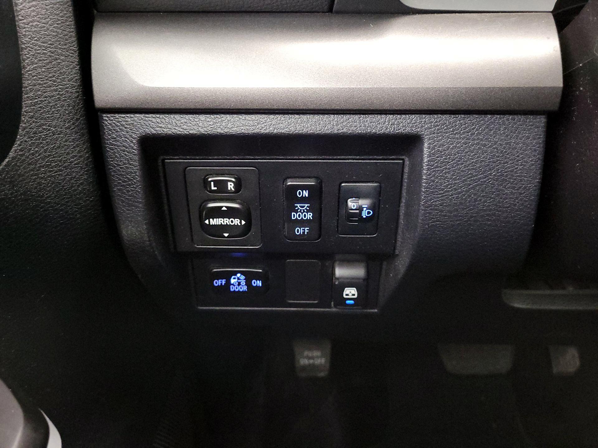 Thumbnail: 2017 Toyota Tundra - 13