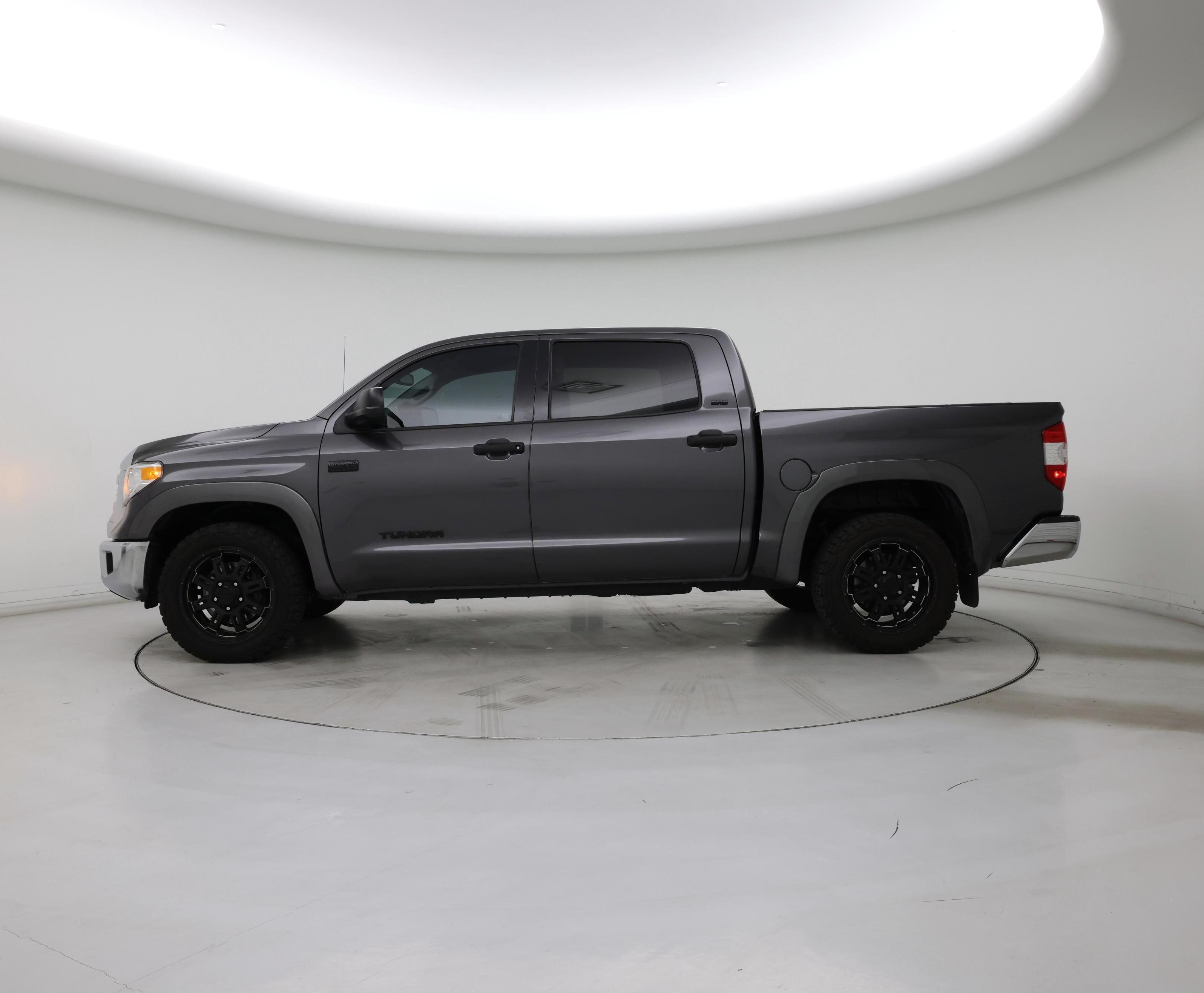 Thumbnail: 2017 Toyota Tundra - 3