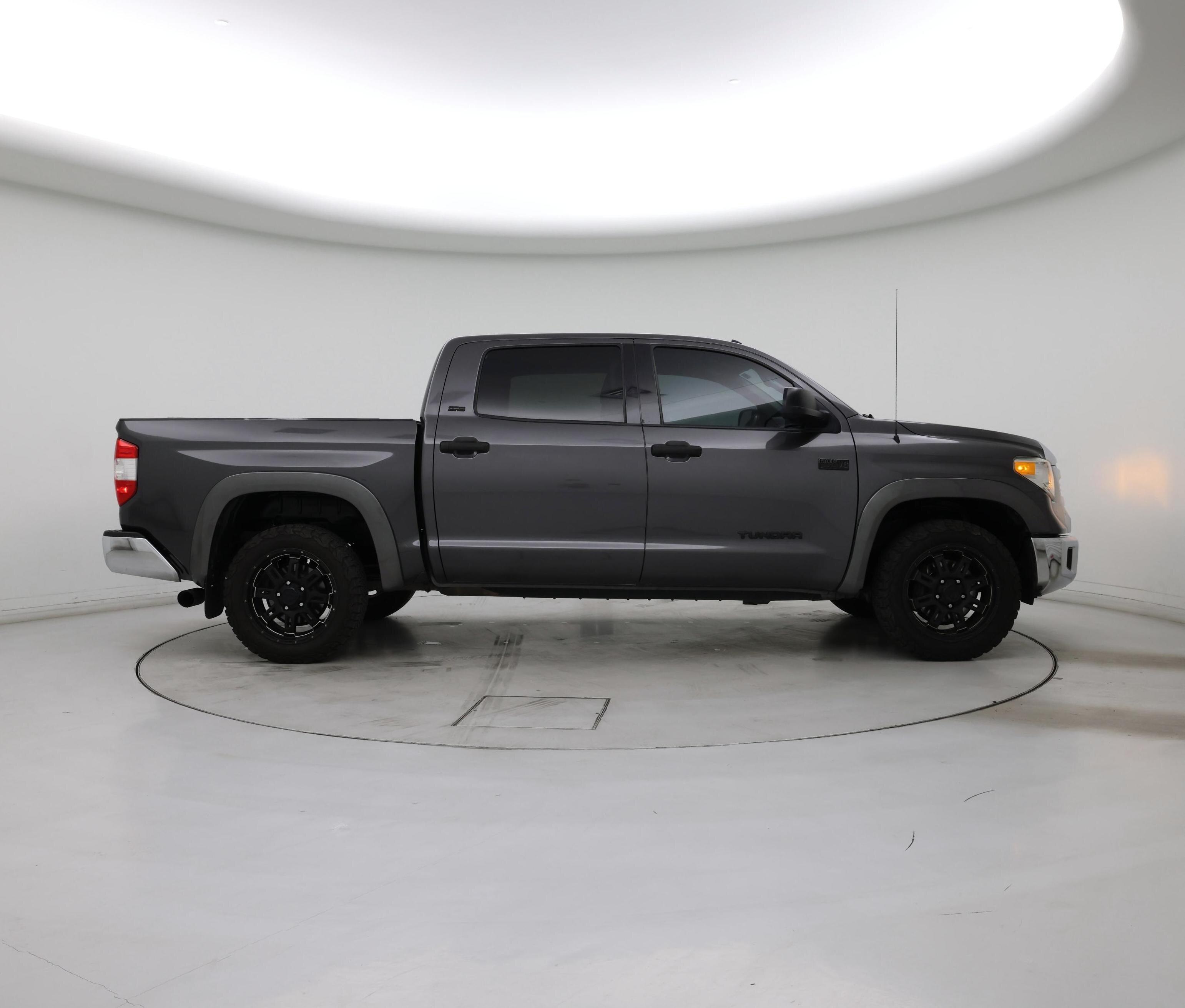 Thumbnail: 2017 Toyota Tundra - 7