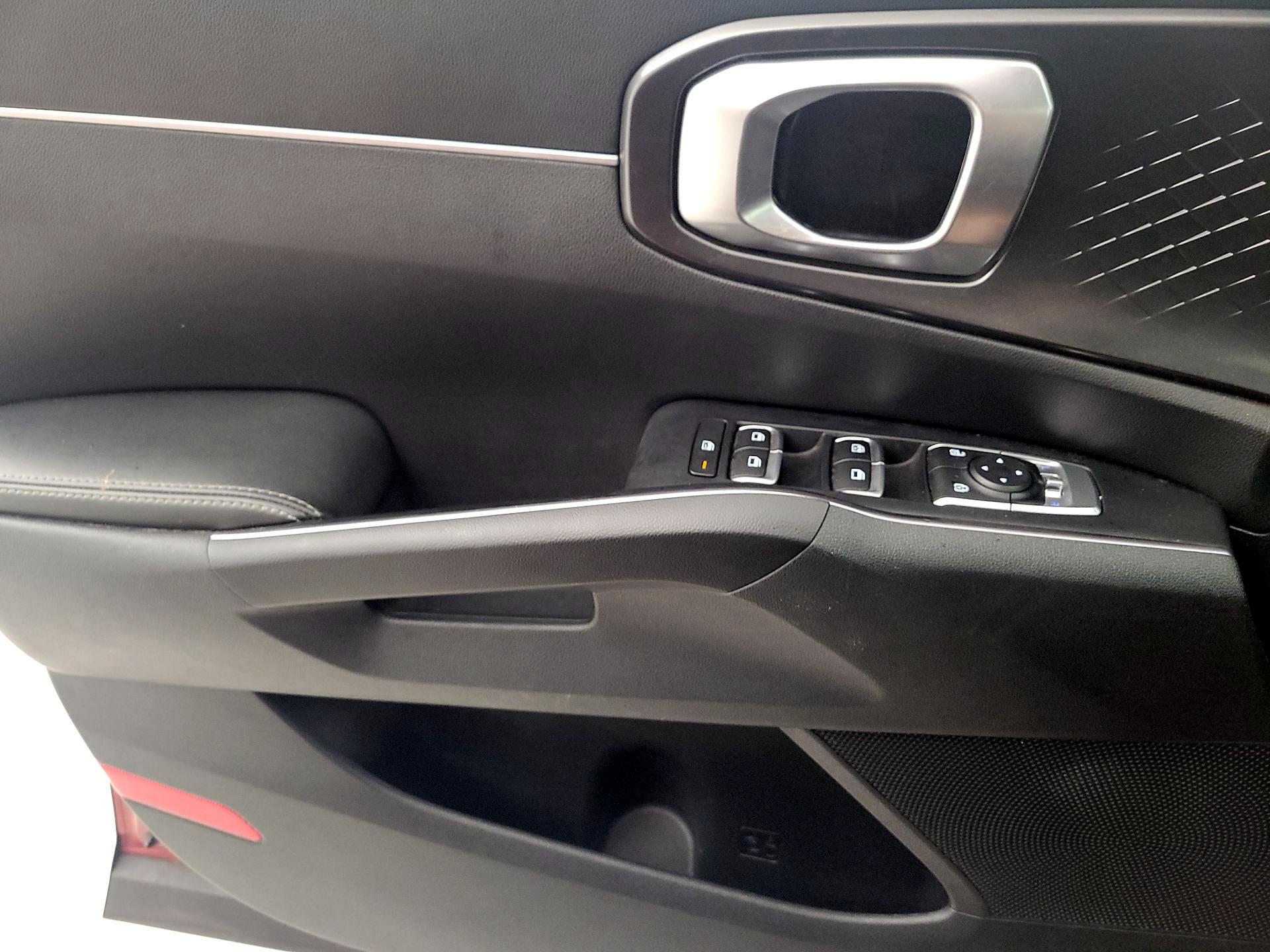 Thumbnail: 2022 Kia Sorento - 12