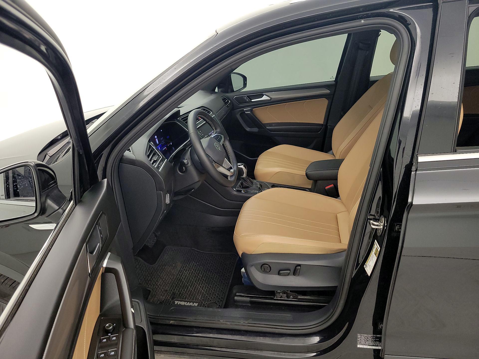 Thumbnail: 2024 Volkswagen Tiguan - 11