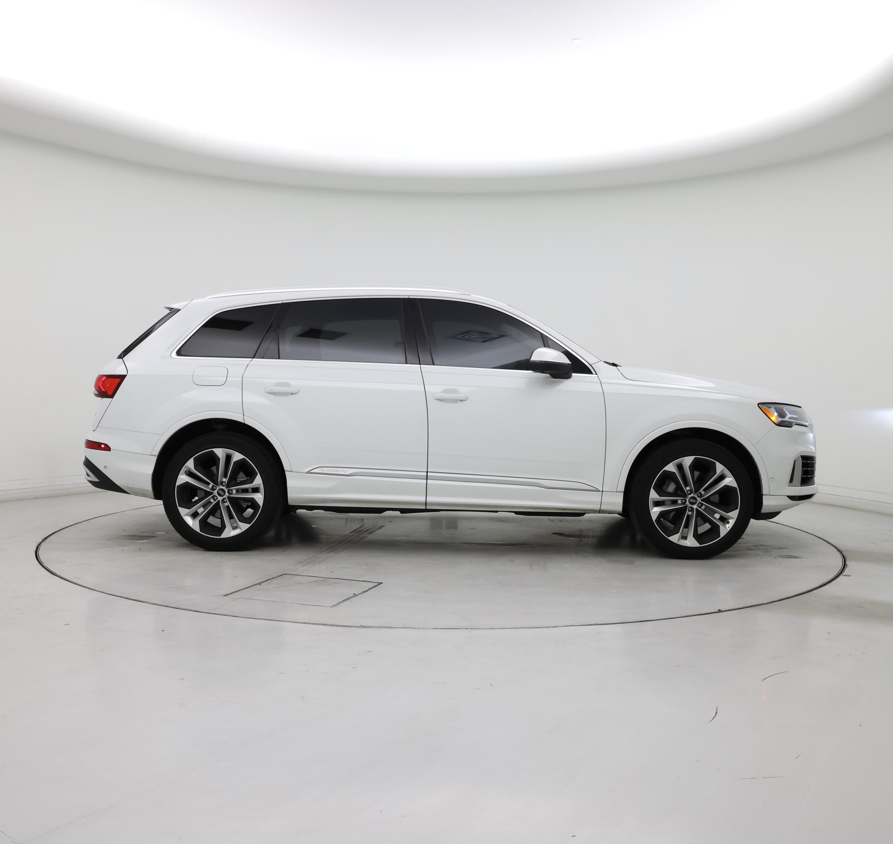 Thumbnail: 2022 Audi Q7 - 7