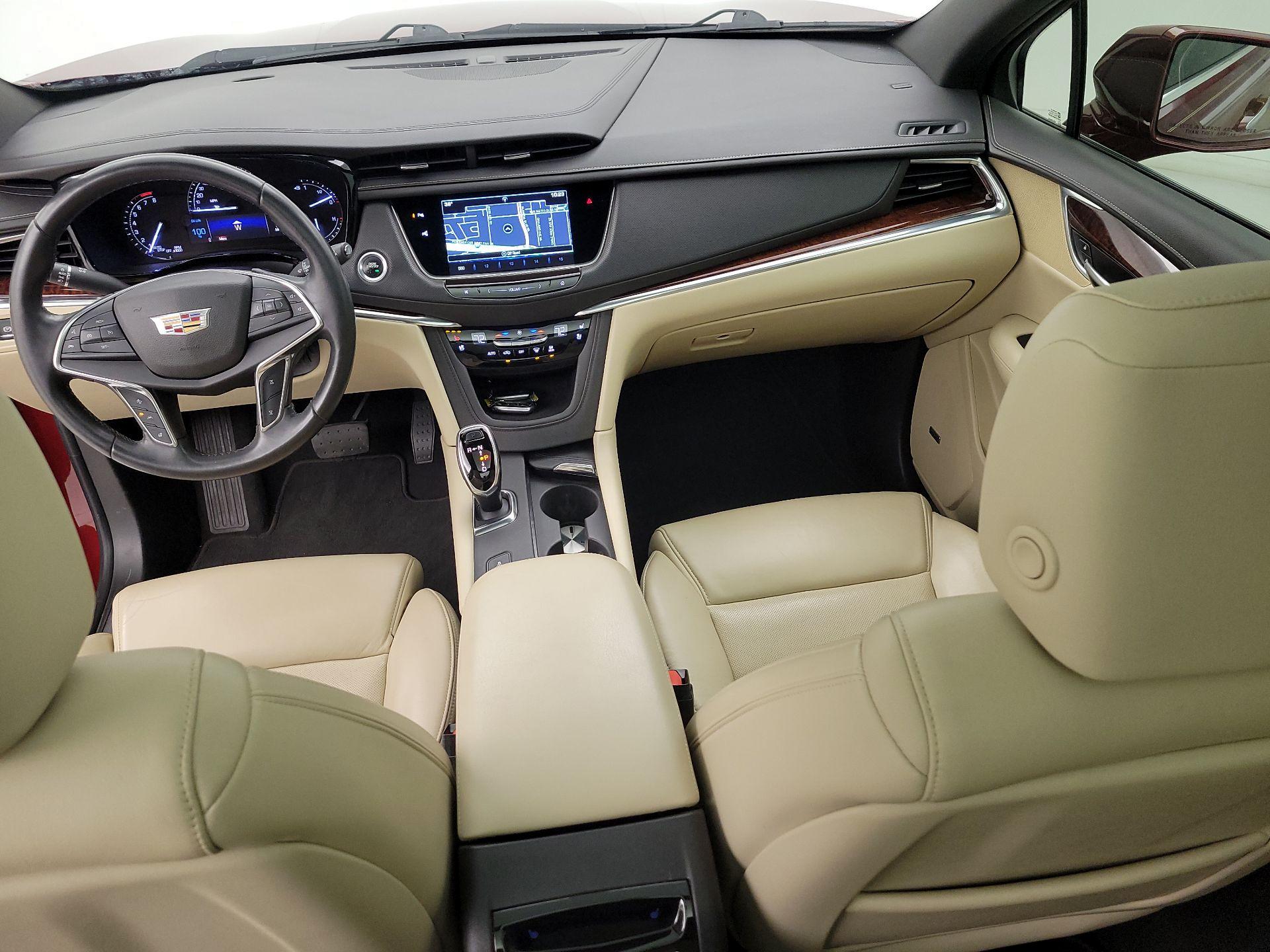 Thumbnail: 2017 Cadillac XT5 - 9