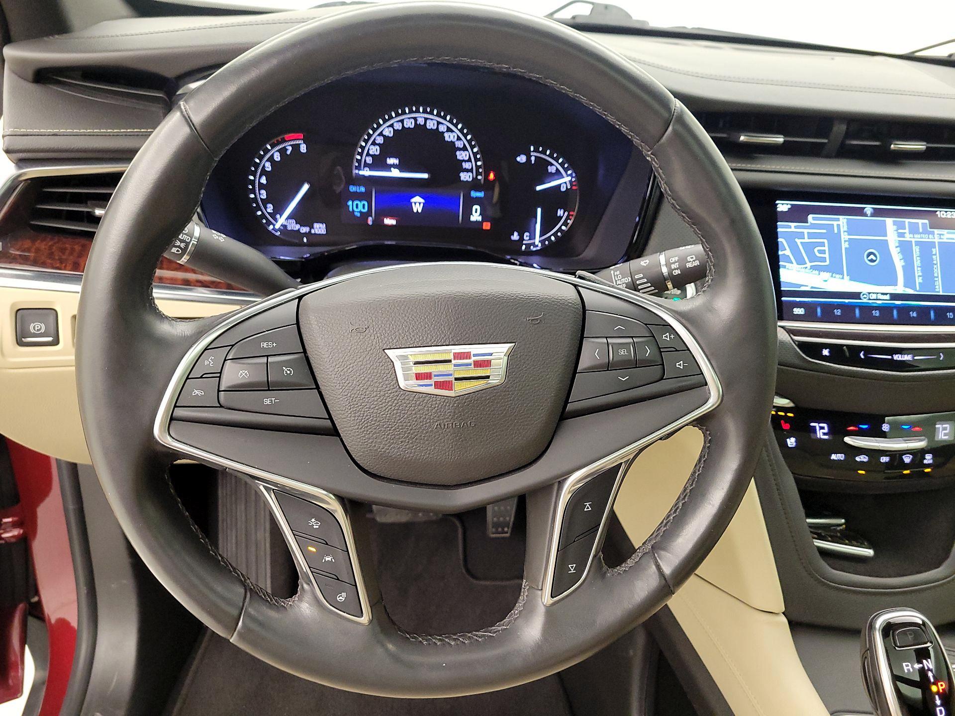 Thumbnail: 2017 Cadillac XT5 - 10