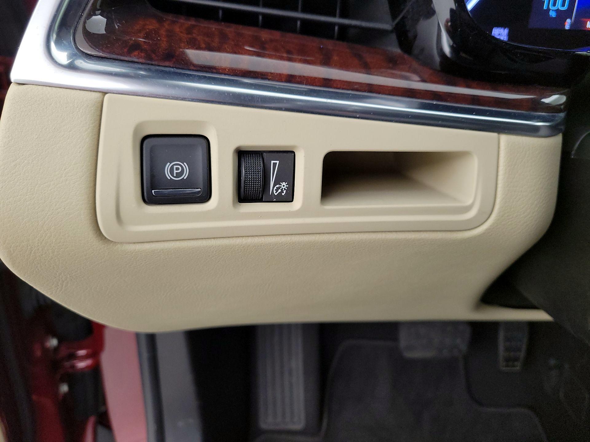 Thumbnail: 2017 Cadillac XT5 - 13