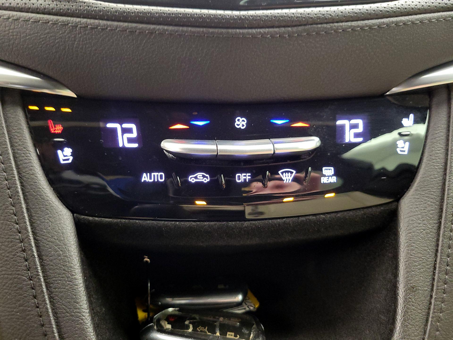 Thumbnail: 2017 Cadillac XT5 - 17