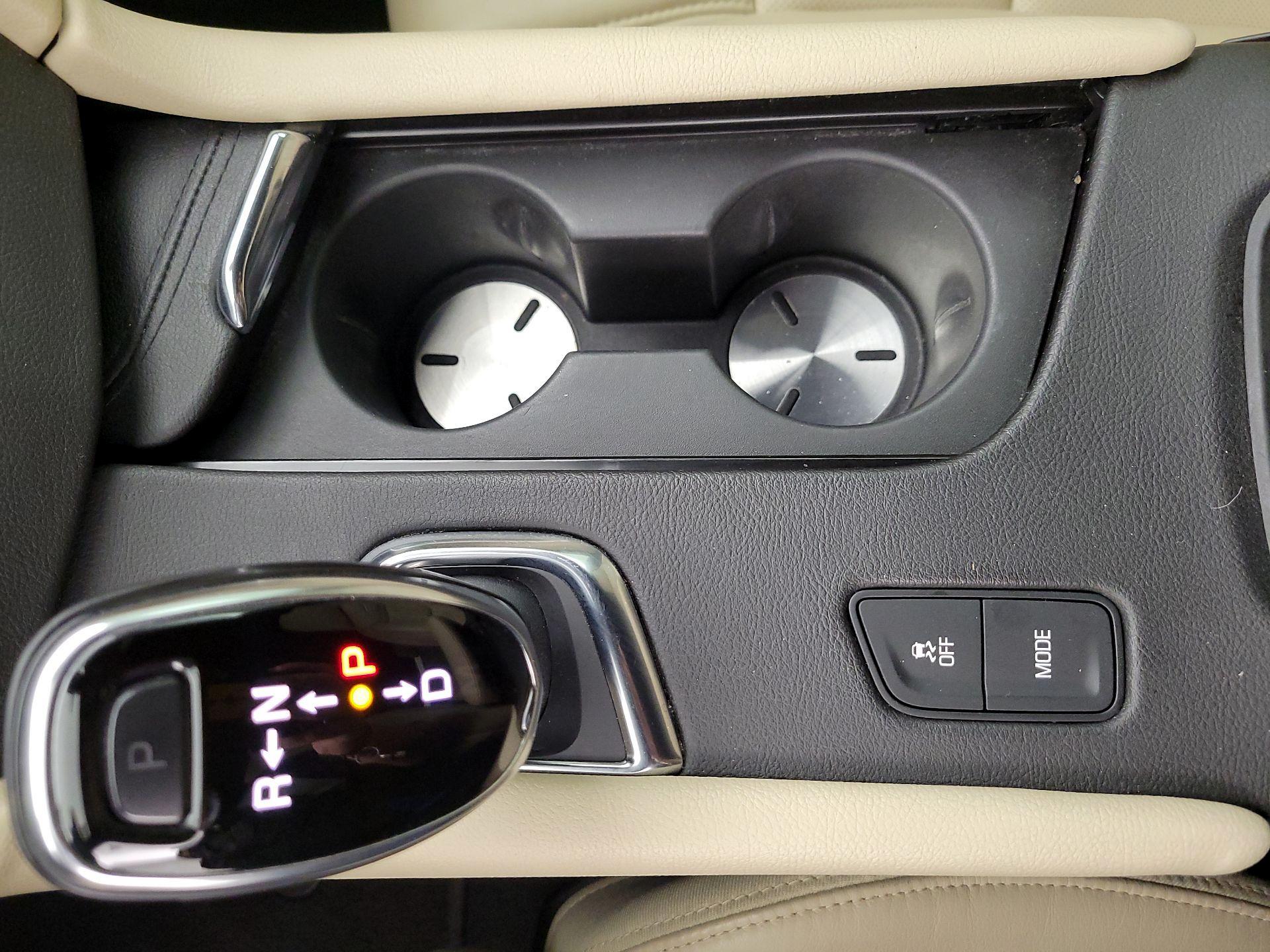 Thumbnail: 2017 Cadillac XT5 - 18