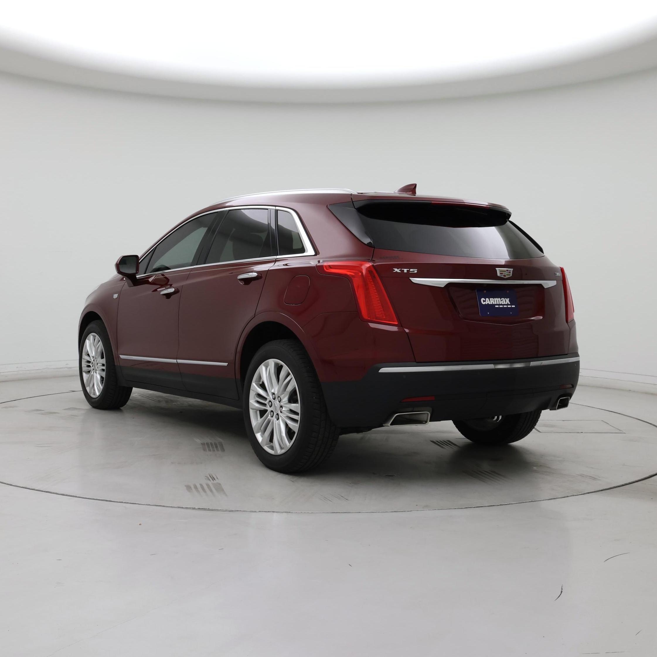 Thumbnail: 2017 Cadillac XT5 - 2