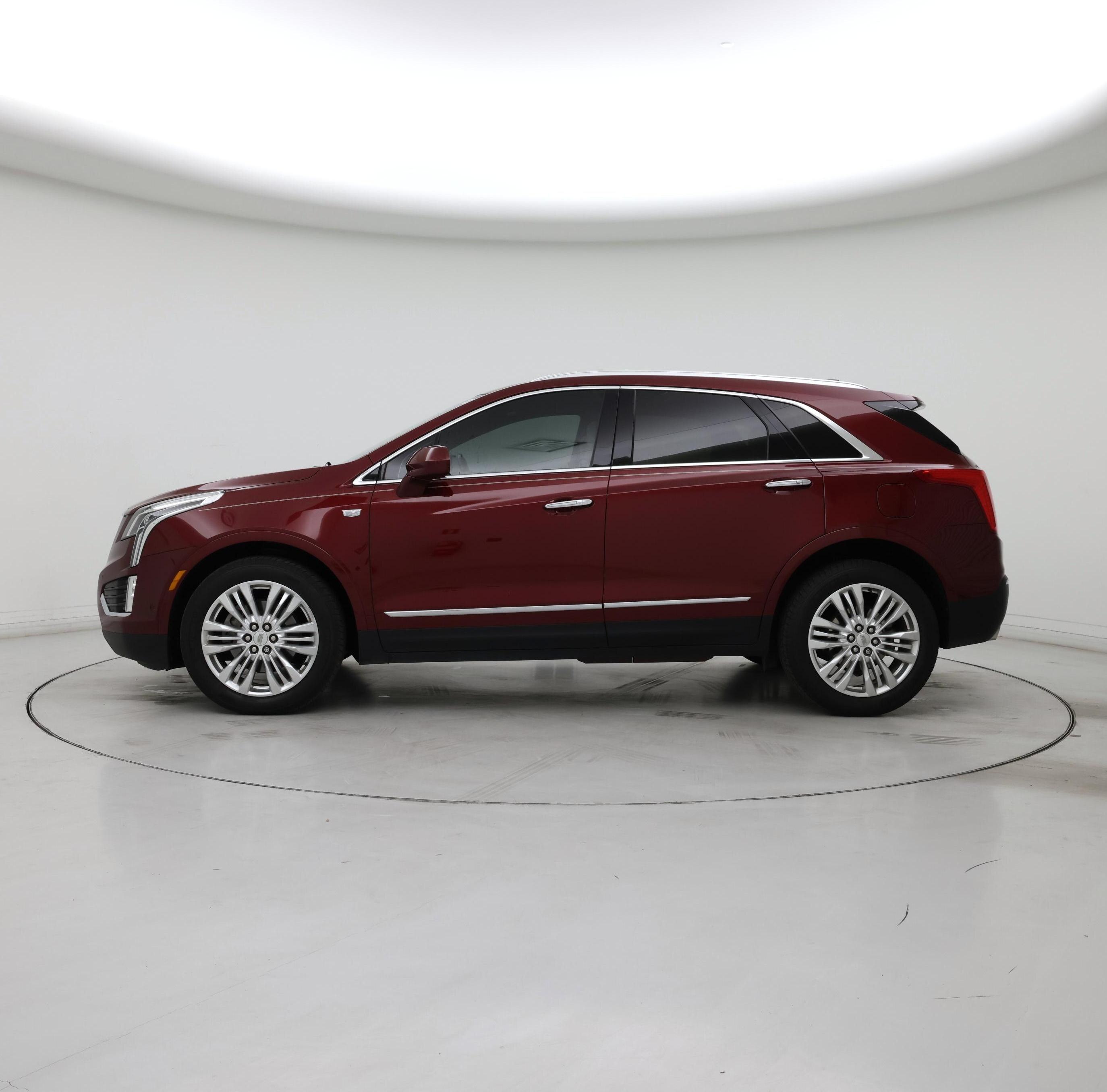 Thumbnail: 2017 Cadillac XT5 - 3
