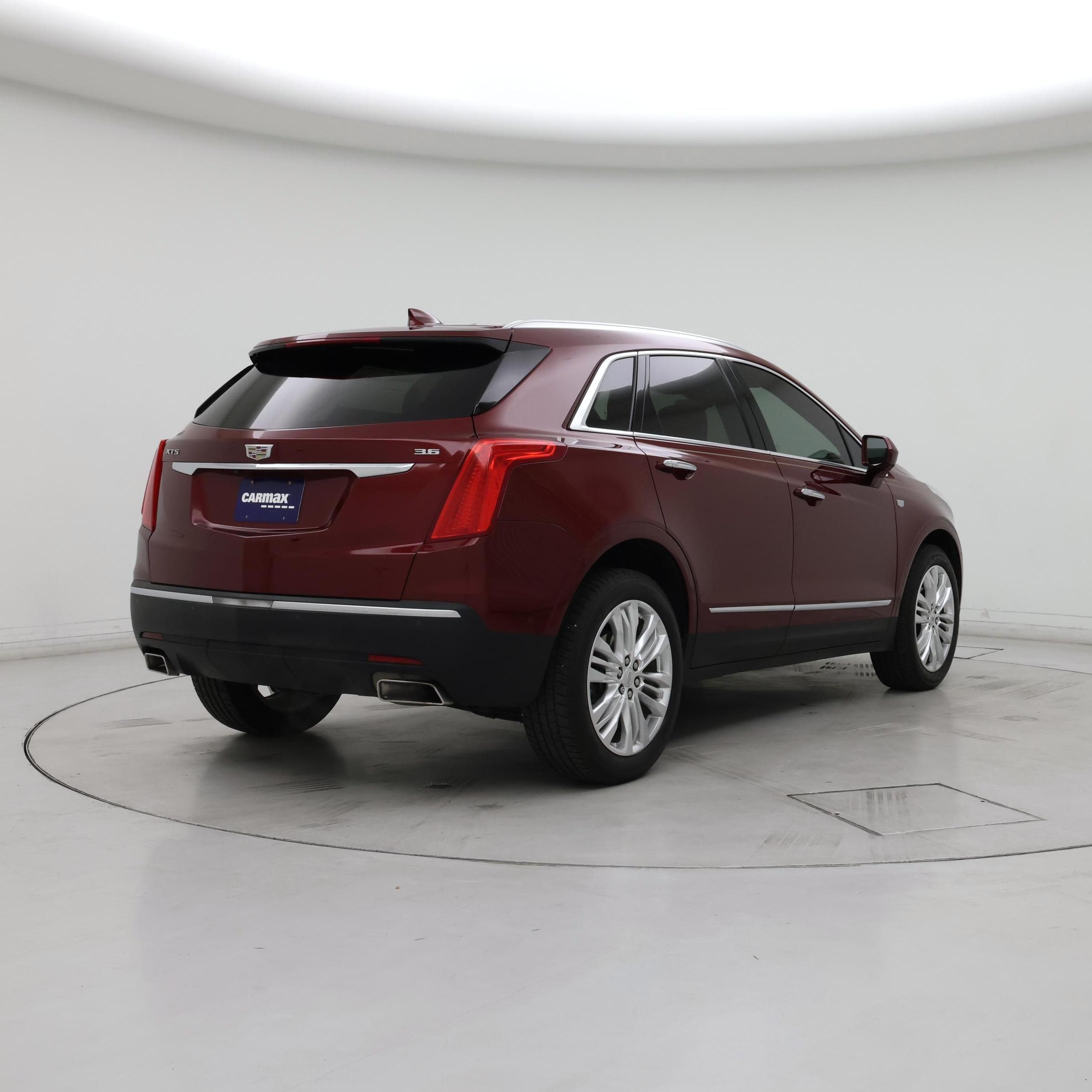 Thumbnail: 2017 Cadillac XT5 - 8