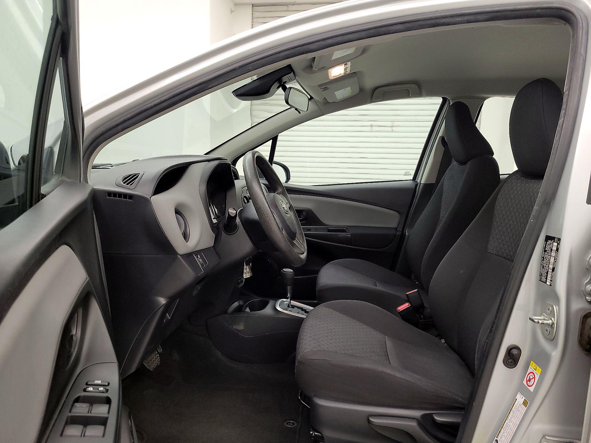 Thumbnail: 2017 Toyota Yaris - 9