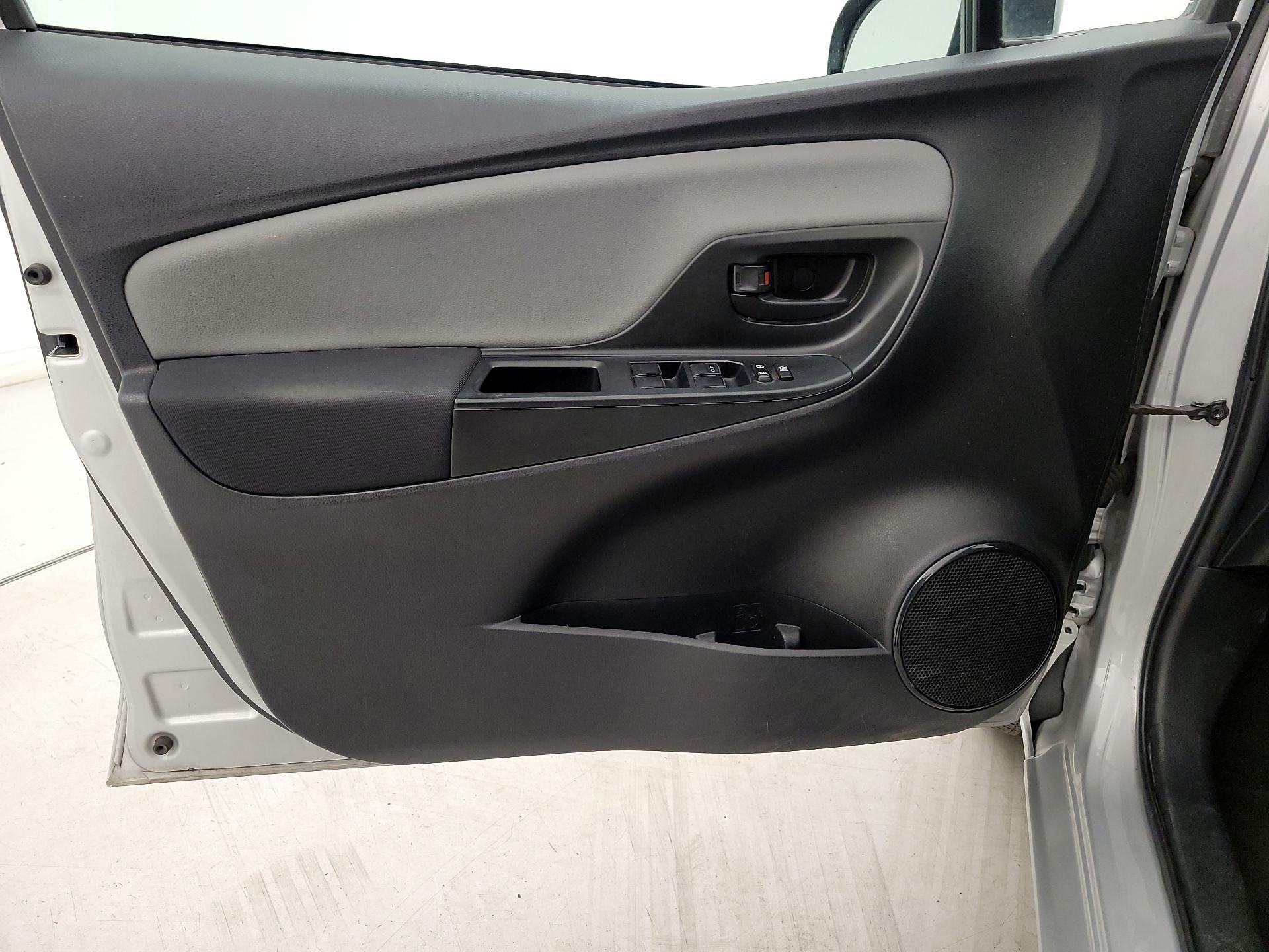 Thumbnail: 2017 Toyota Yaris - 10